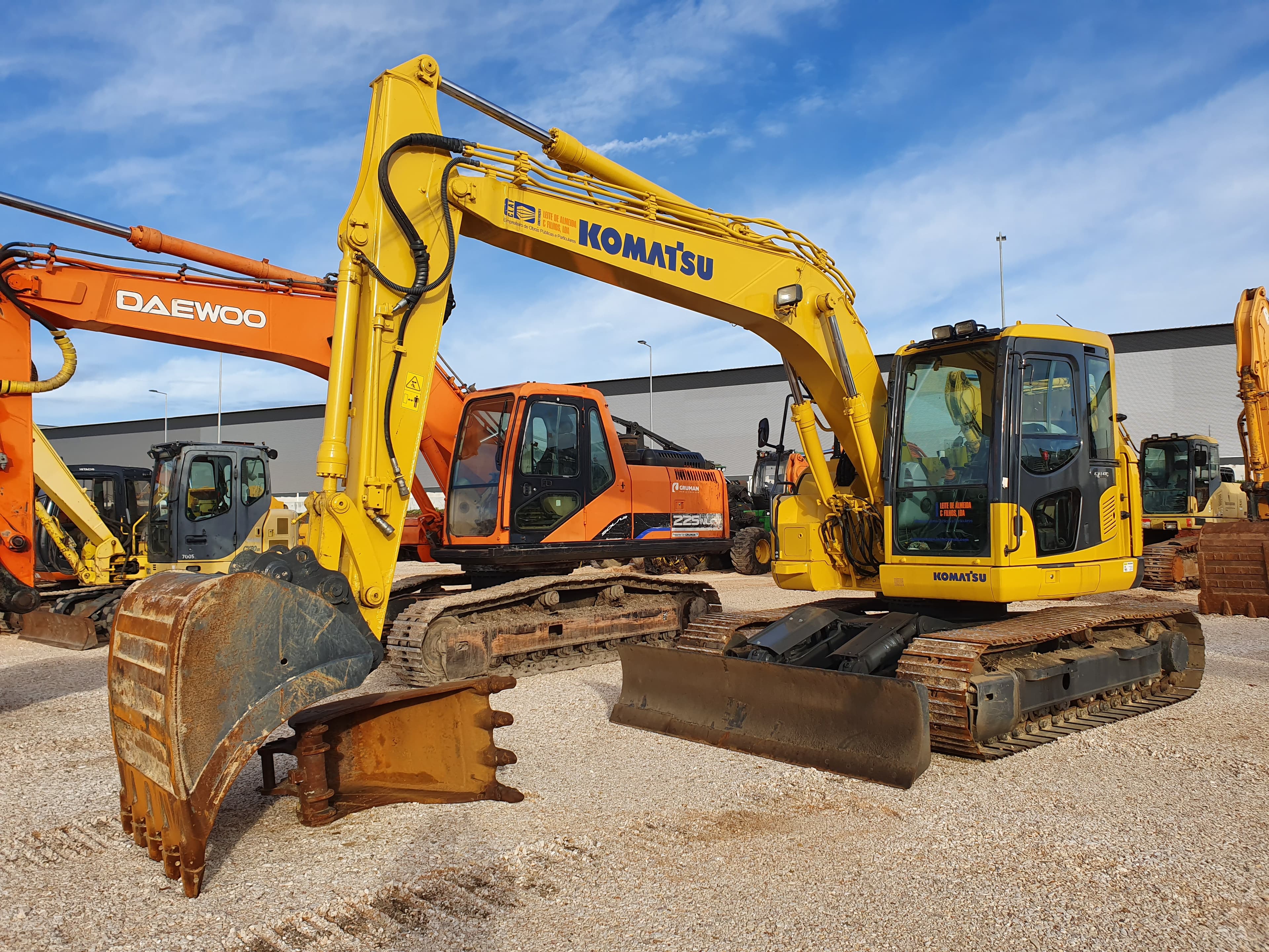 Giratória Komatsu  PC138US-8 — imagen 2