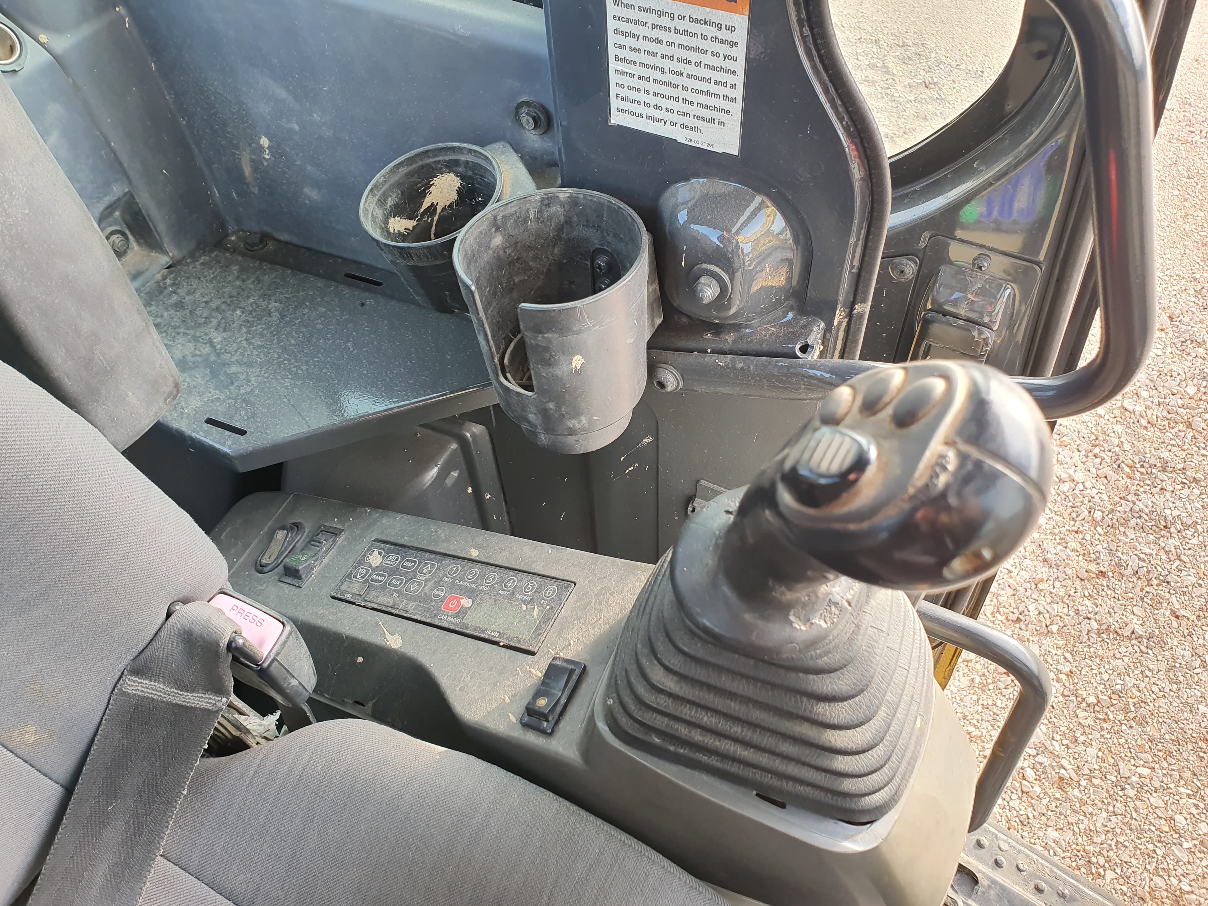 Giratória Komatsu  PC138US-8 — imagen 15