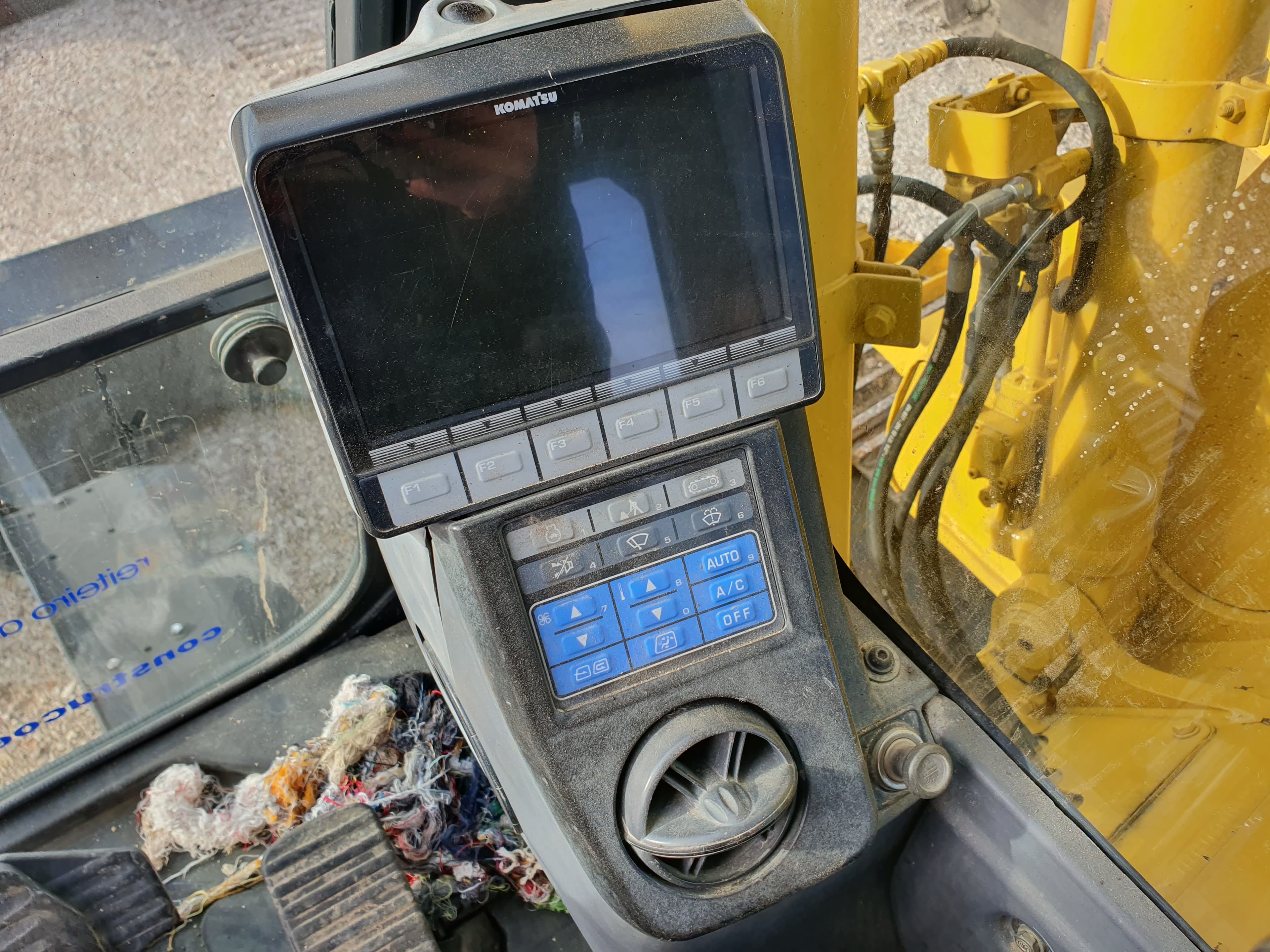 Giratória Komatsu  PC138US-8 — imagen 14