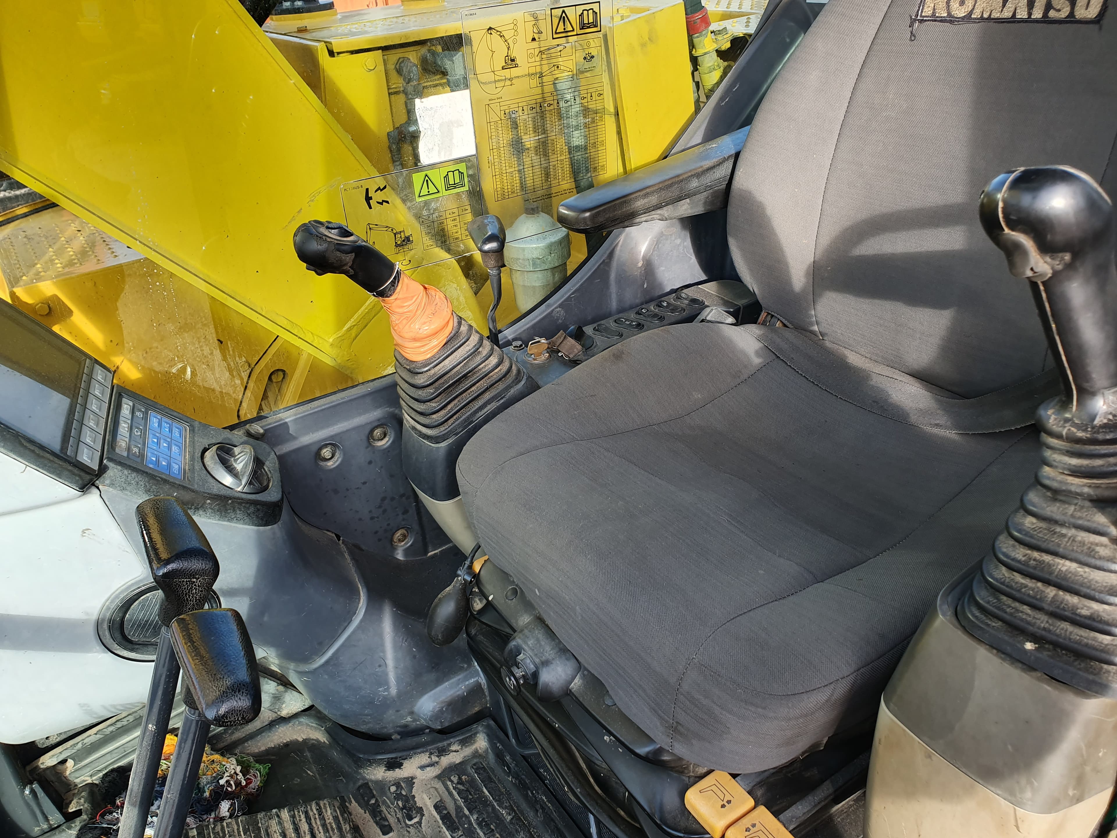 Giratória Komatsu  PC138US-8 — imagen 11
