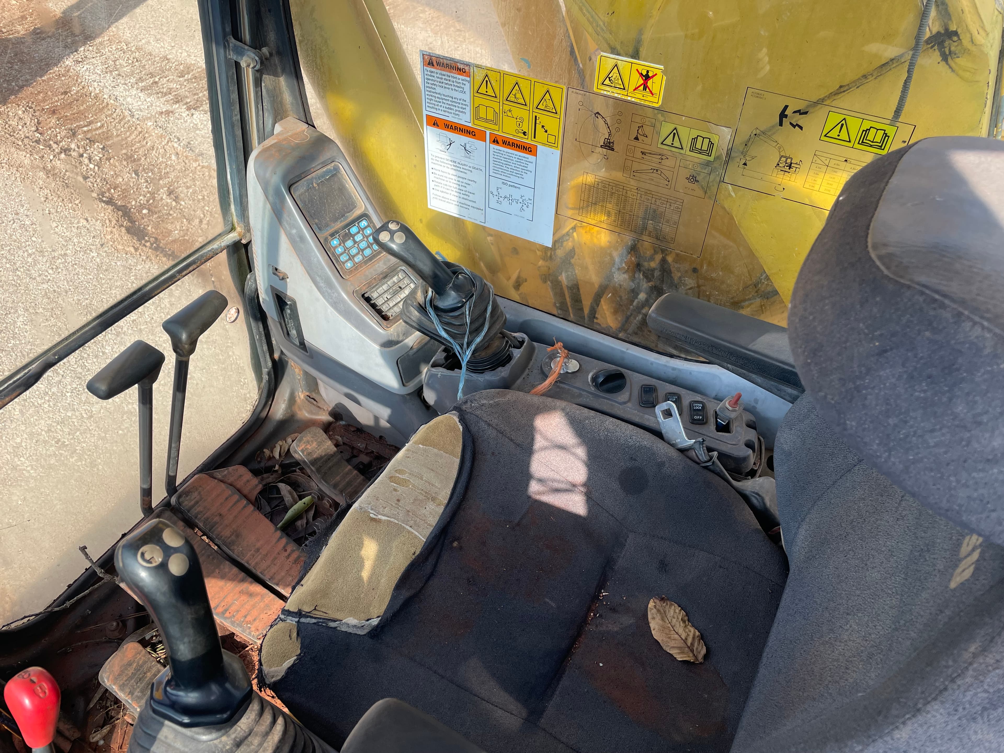 Giratória Komatsu PC 228 — image 4