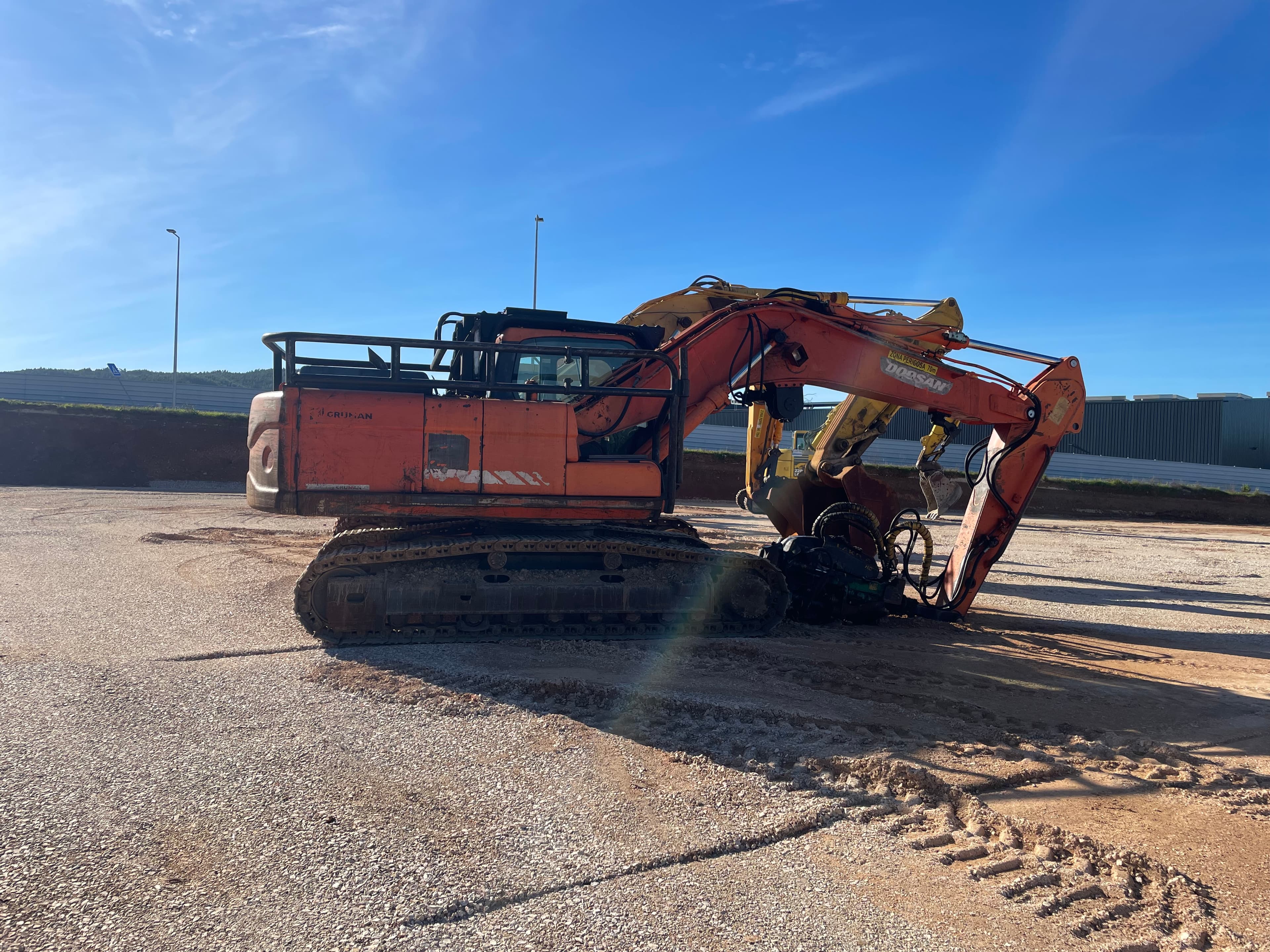 Giratória Doosan DX 225 NLC — imagen 4