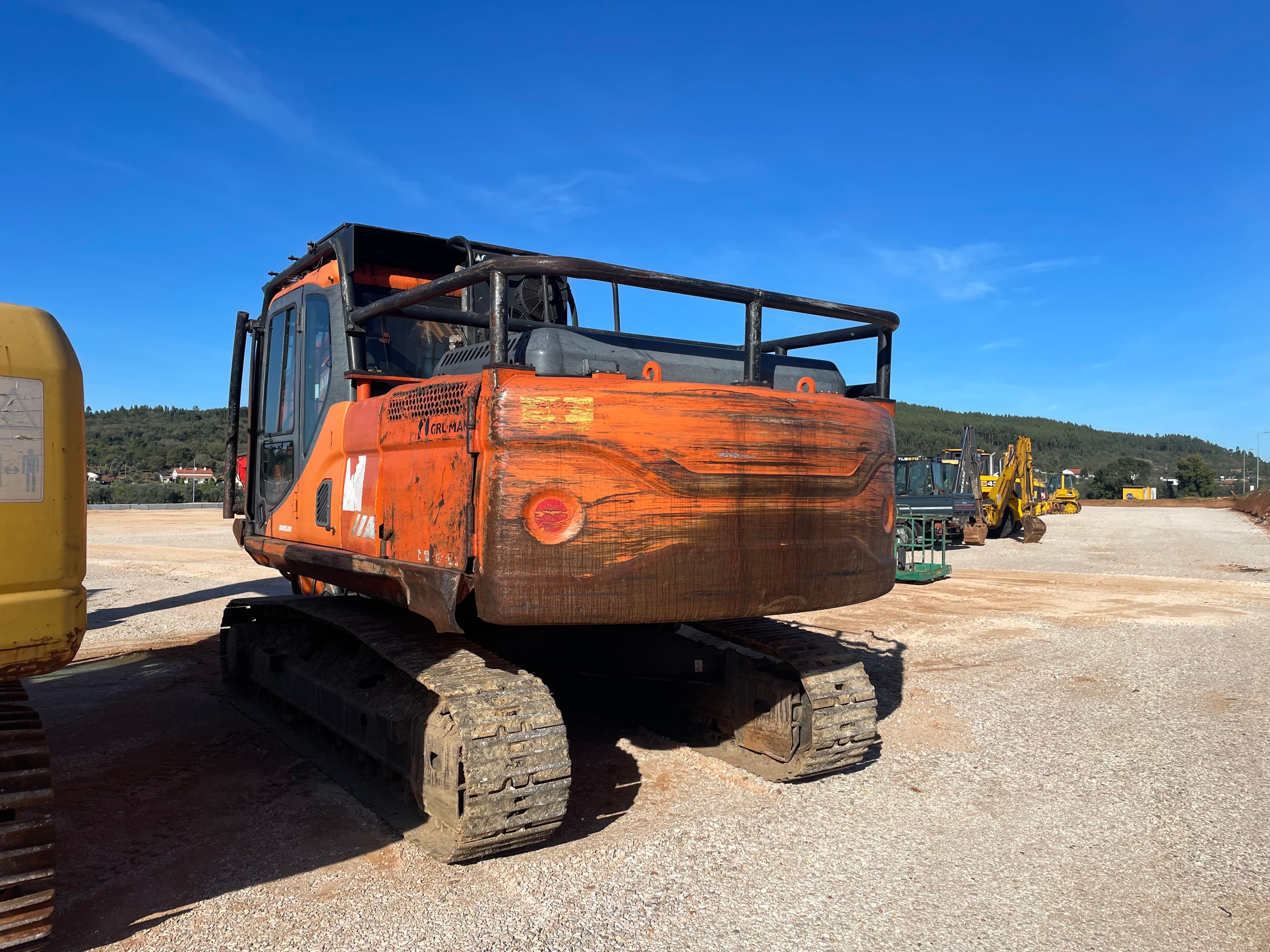 Giratória Doosan DX 225 NLC — imagen 2