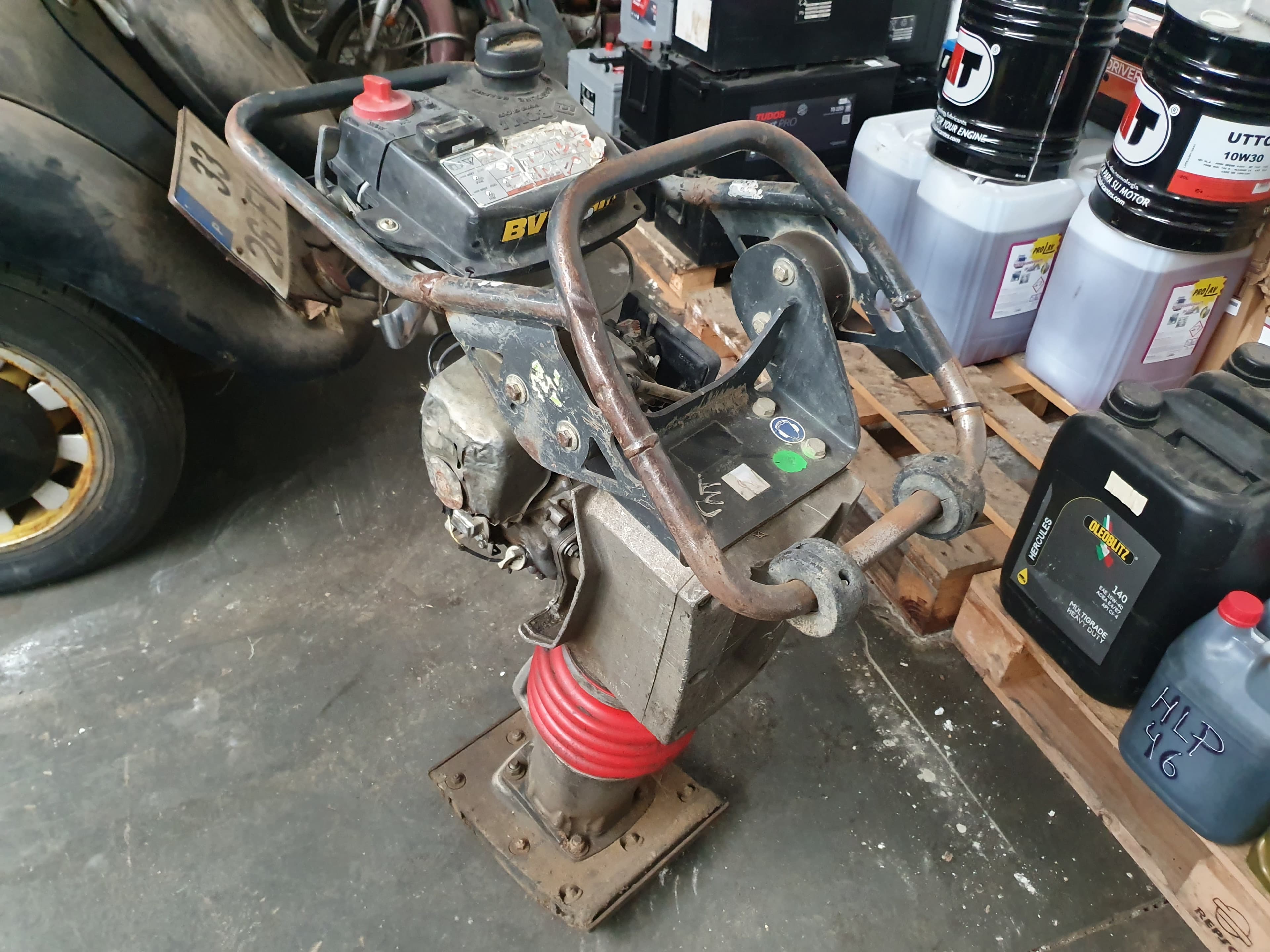 Saltitão Bomag BVT 65 — imagen 3