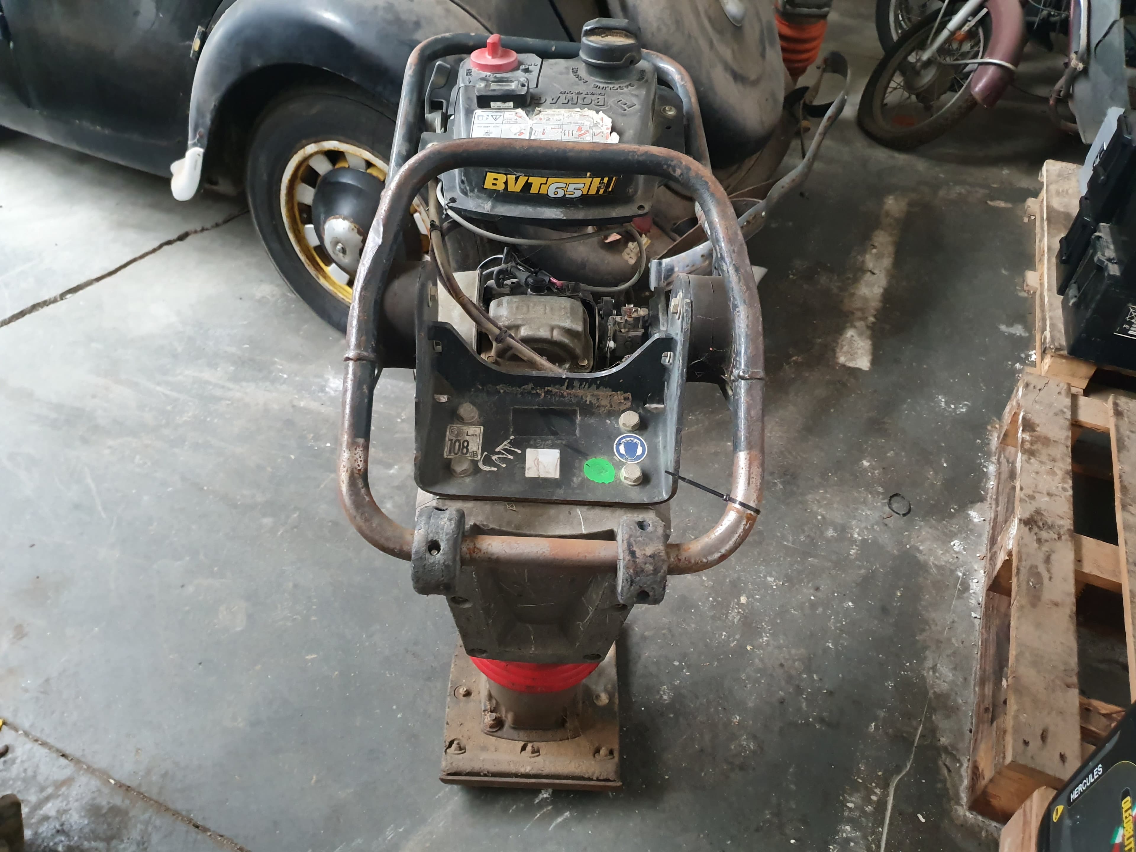 Saltitão Bomag BVT 65 — imagen 2