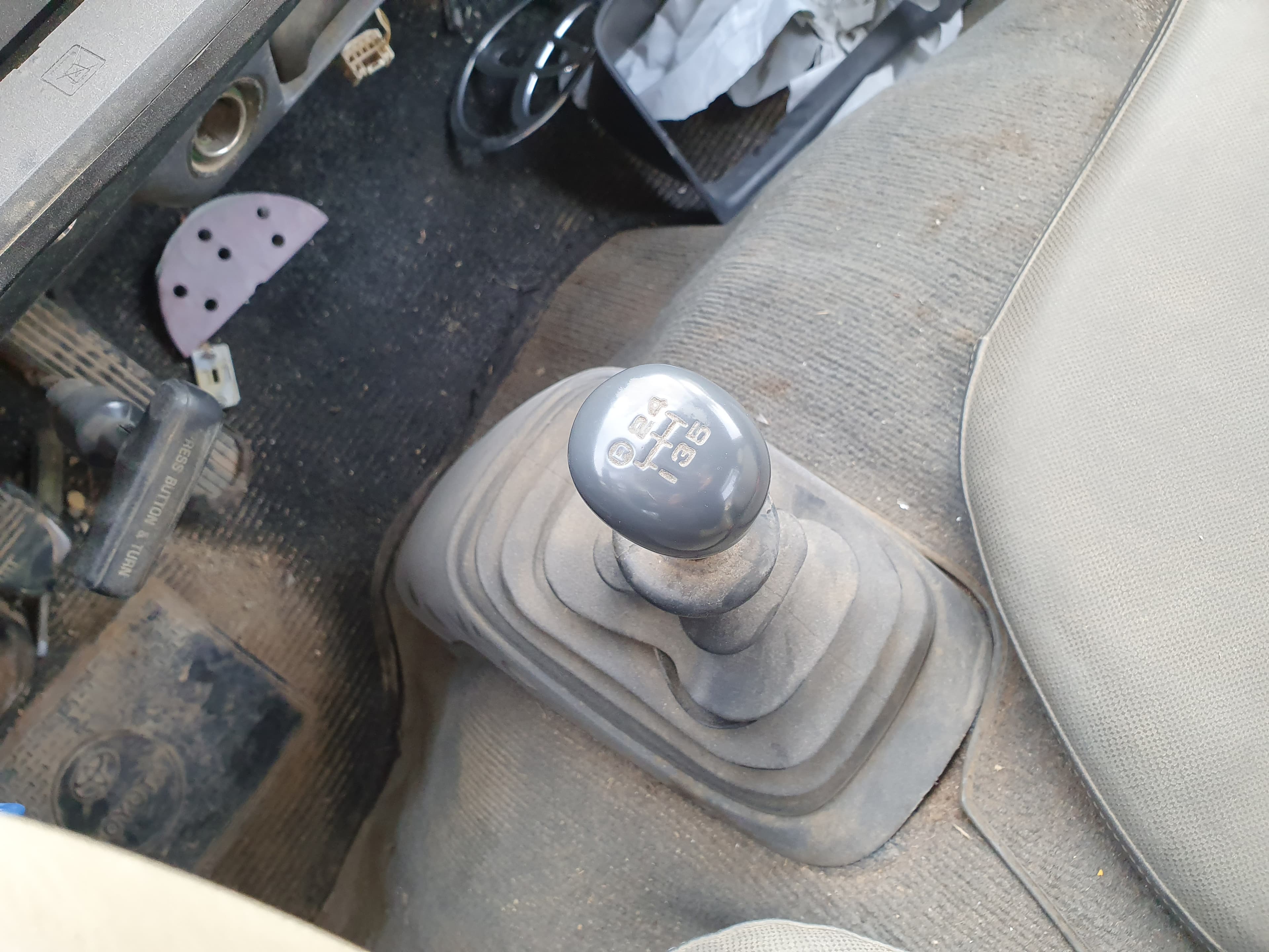 Toyota · Year 1999 — image 23