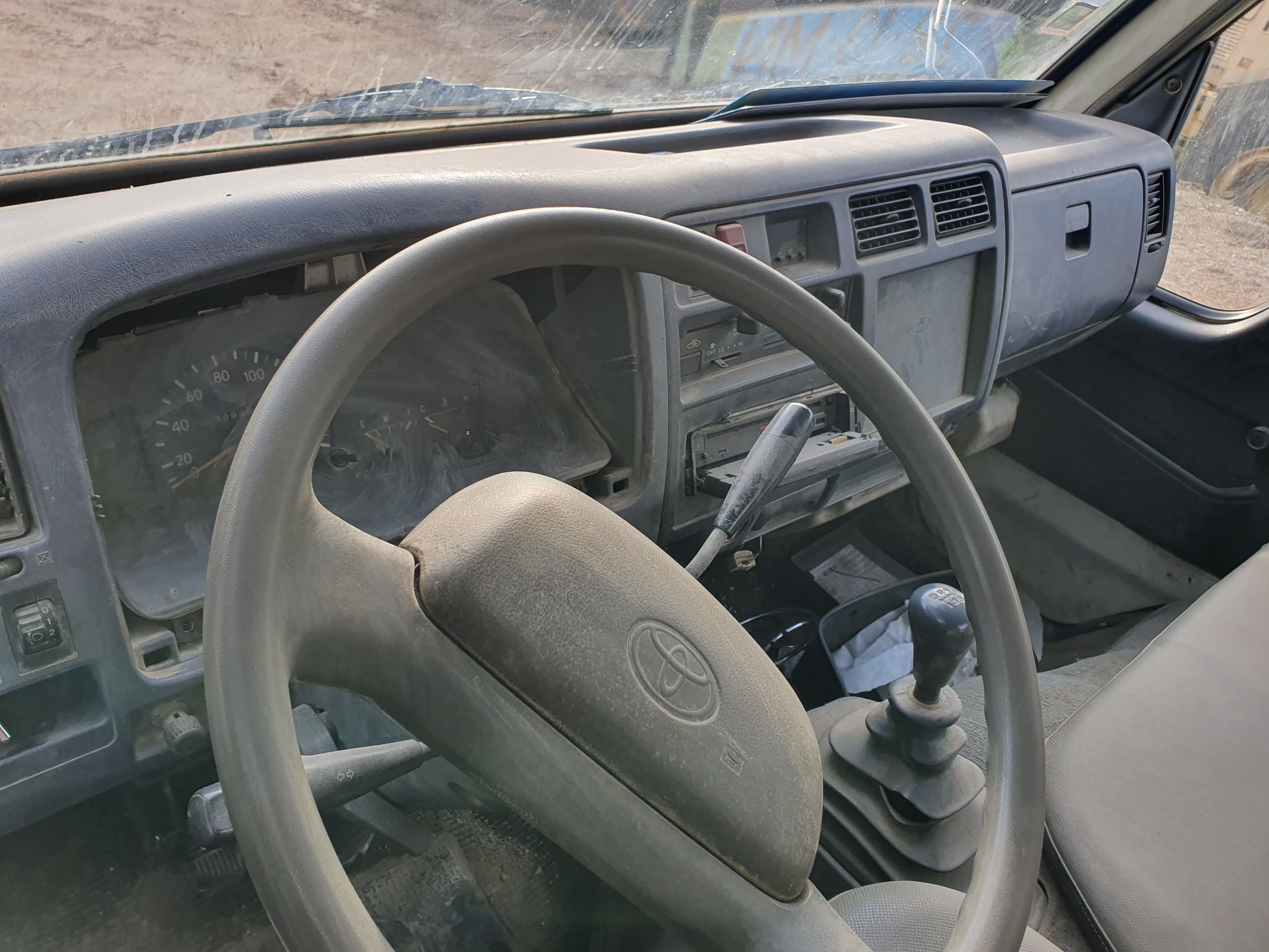 Toyota · Year 1999 — image 21