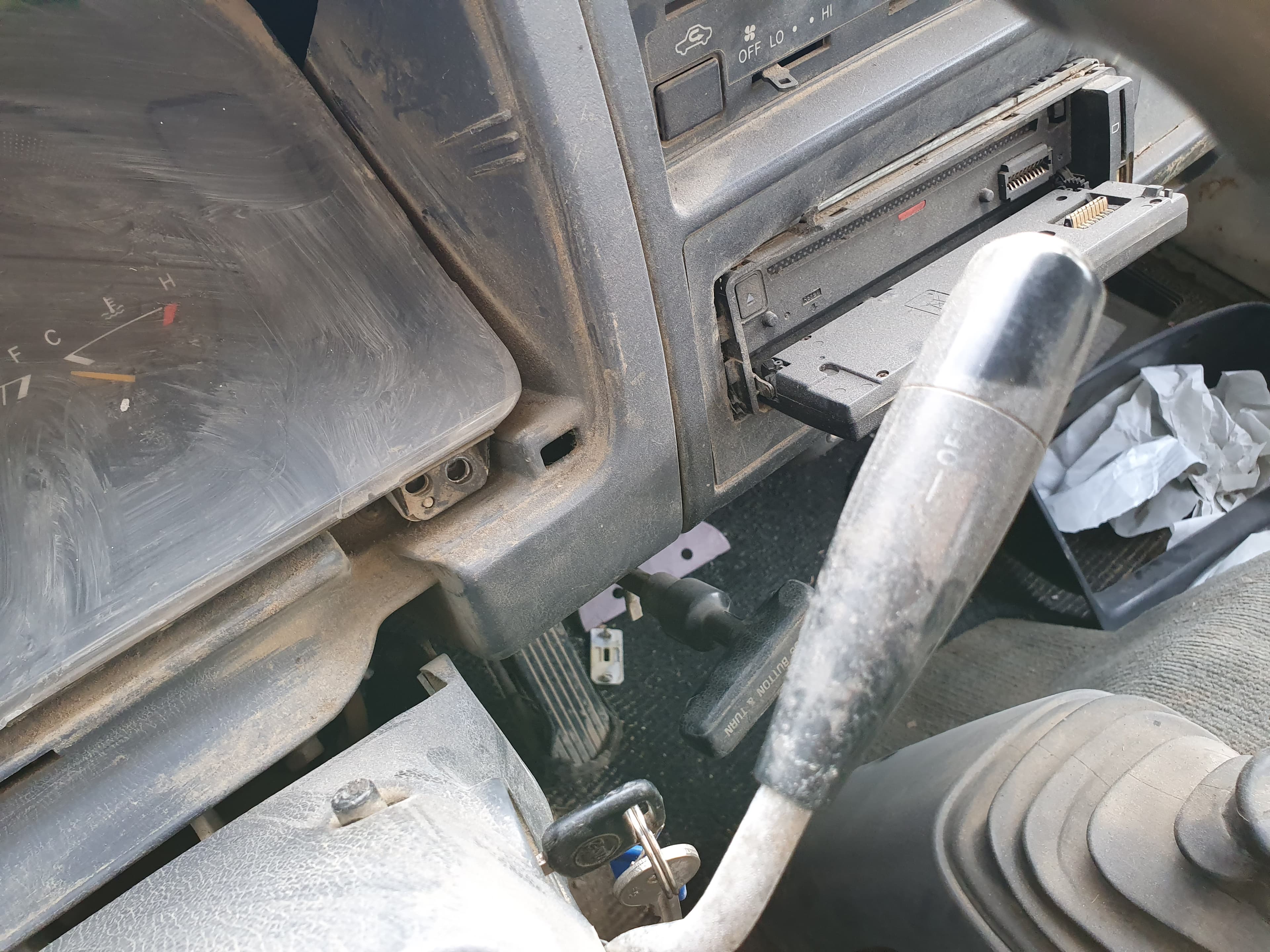 Toyota · Year 1999 — image 15