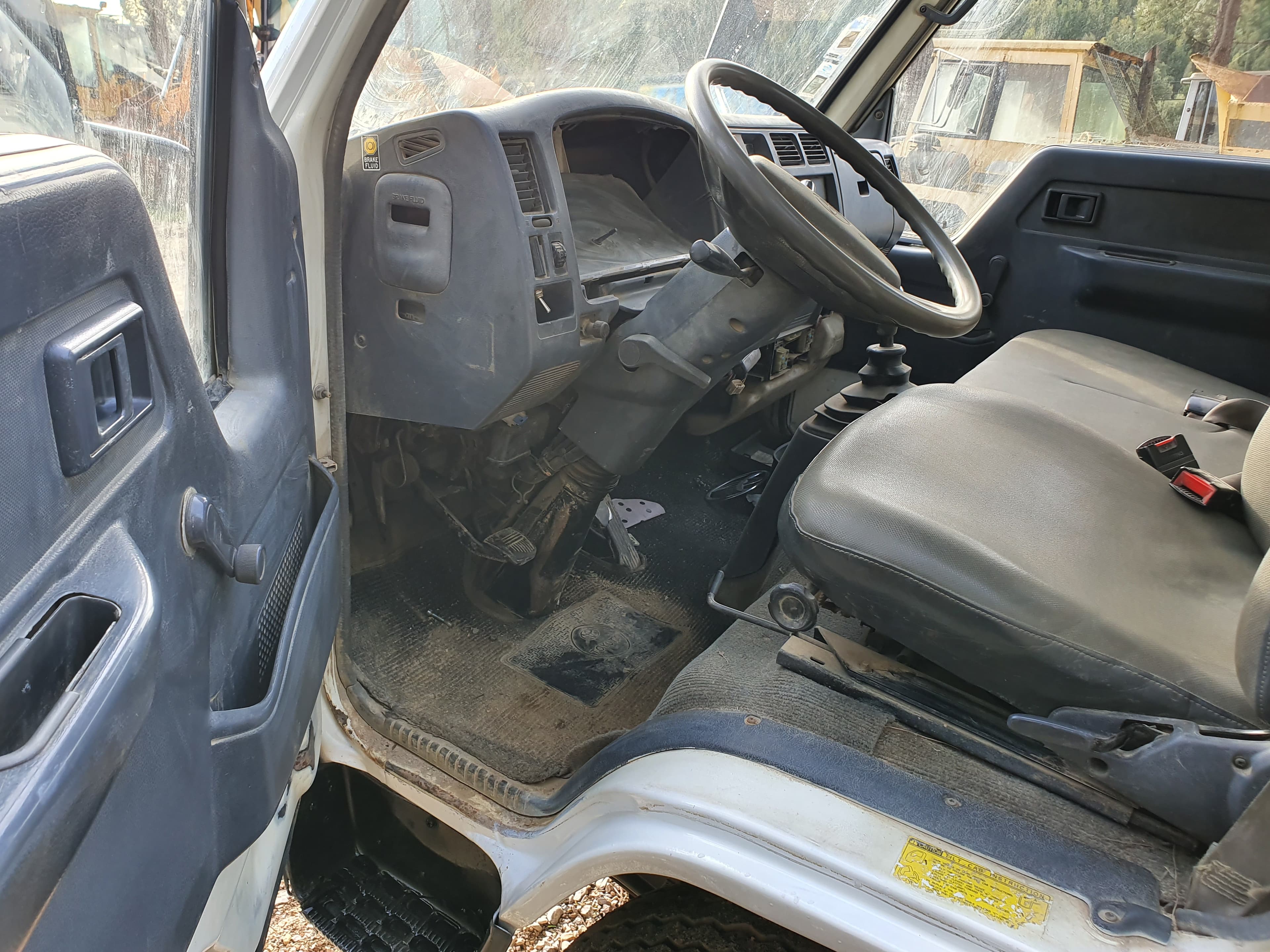 Toyota · Year 1999 — image 17