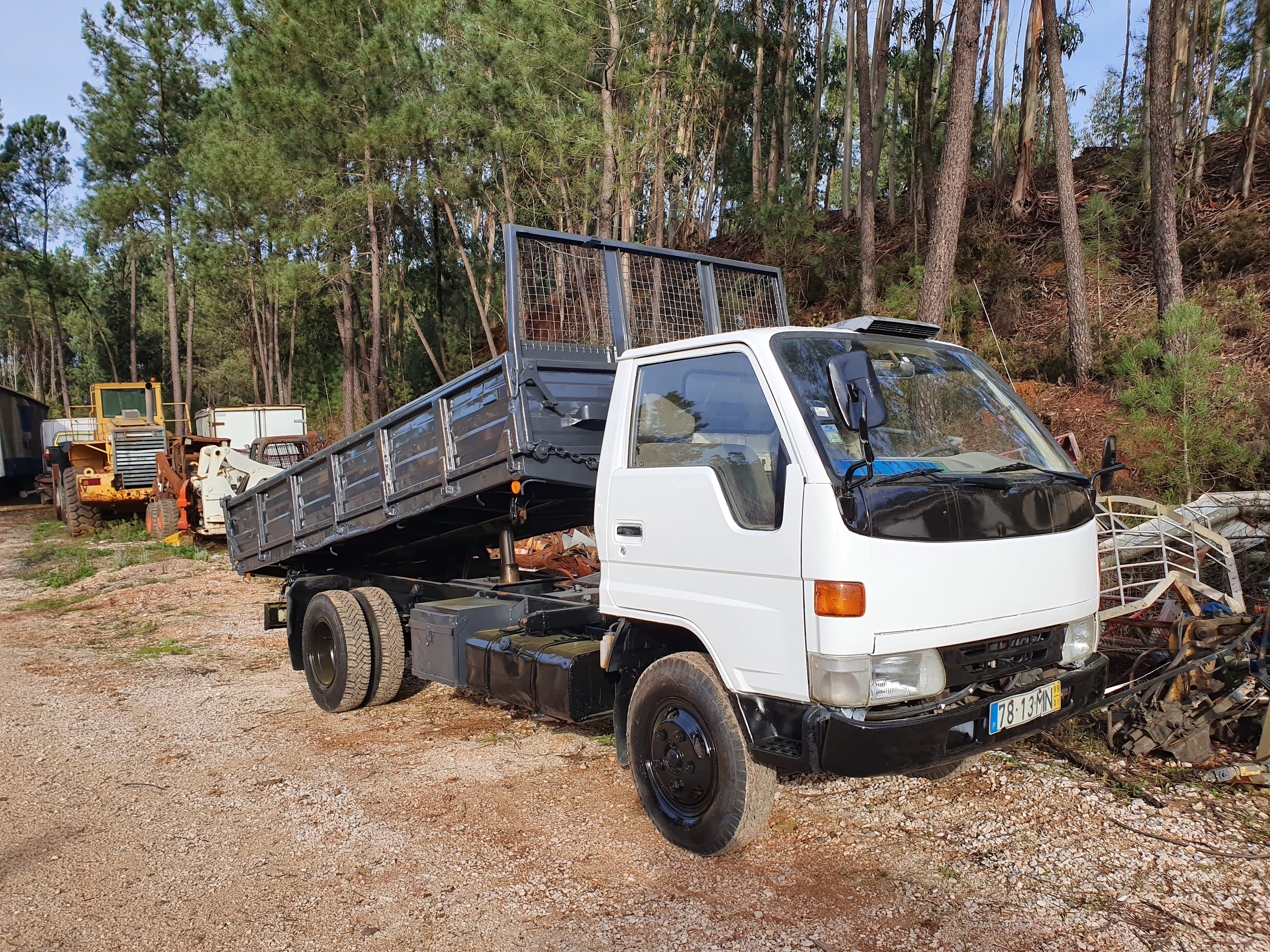 Toyota · Year 1999 — image 2