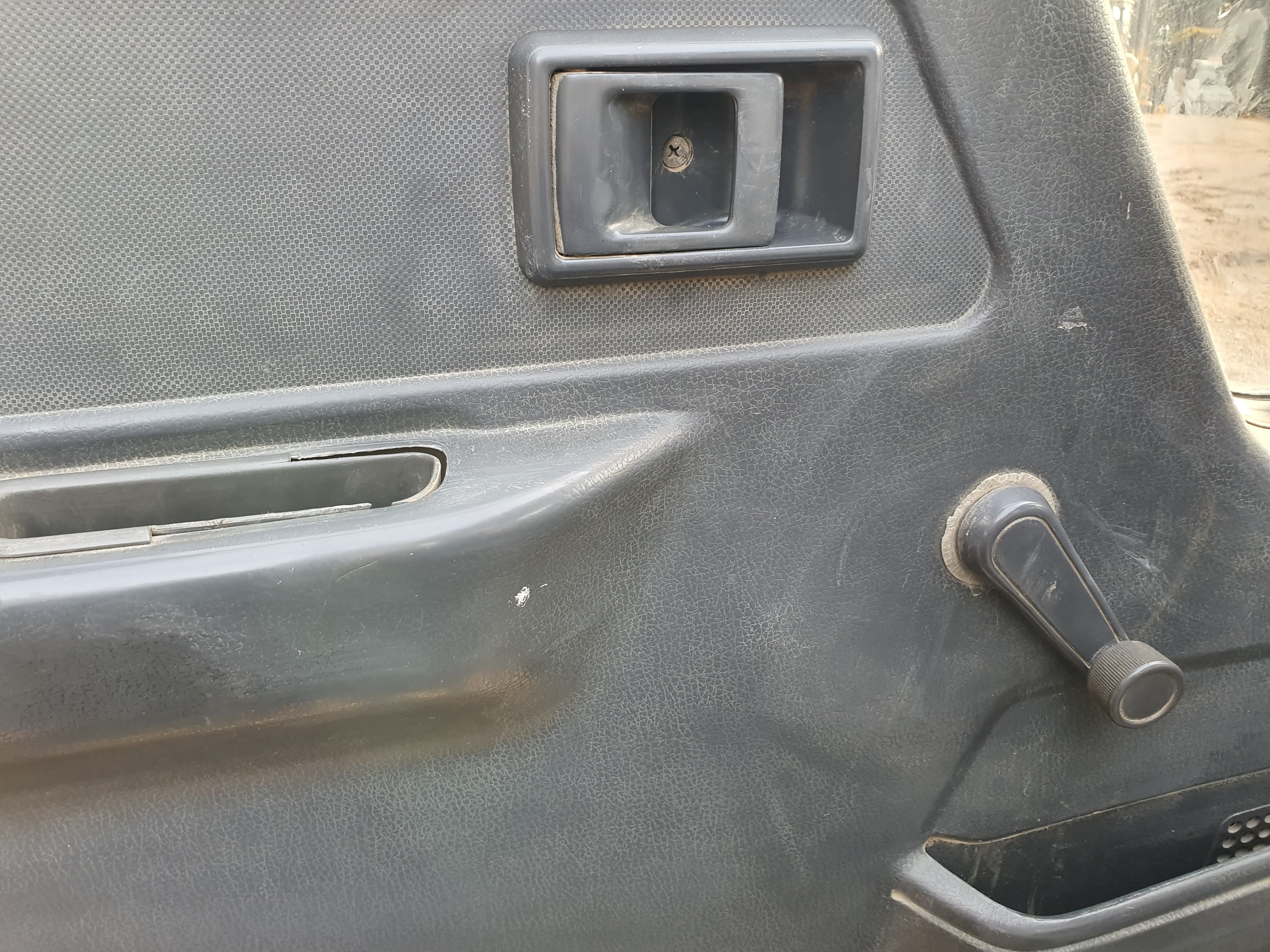 Toyota · Year 1999 — image 18