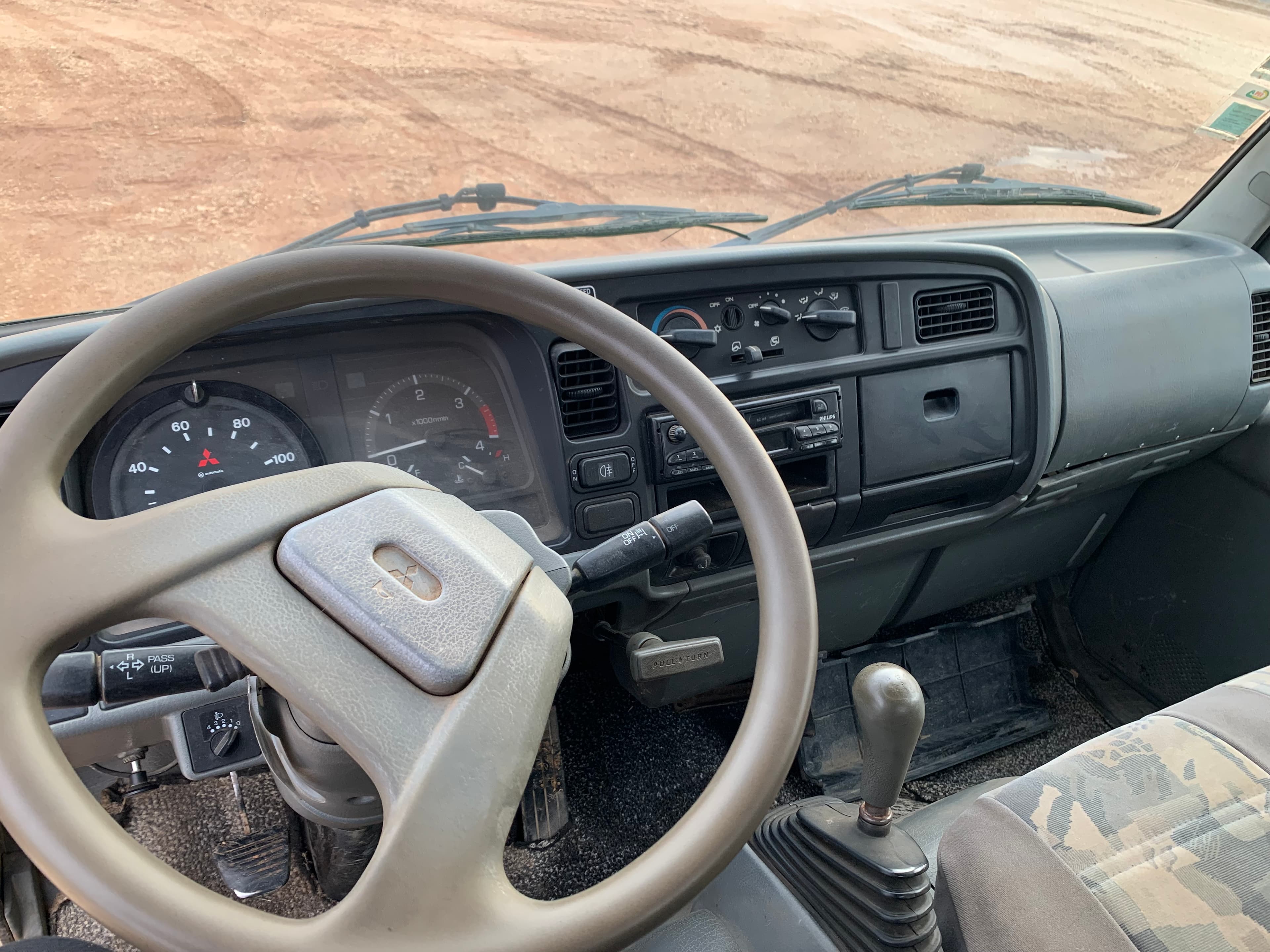 Mitsubishi Canter · Ano 2001 — imagen 15