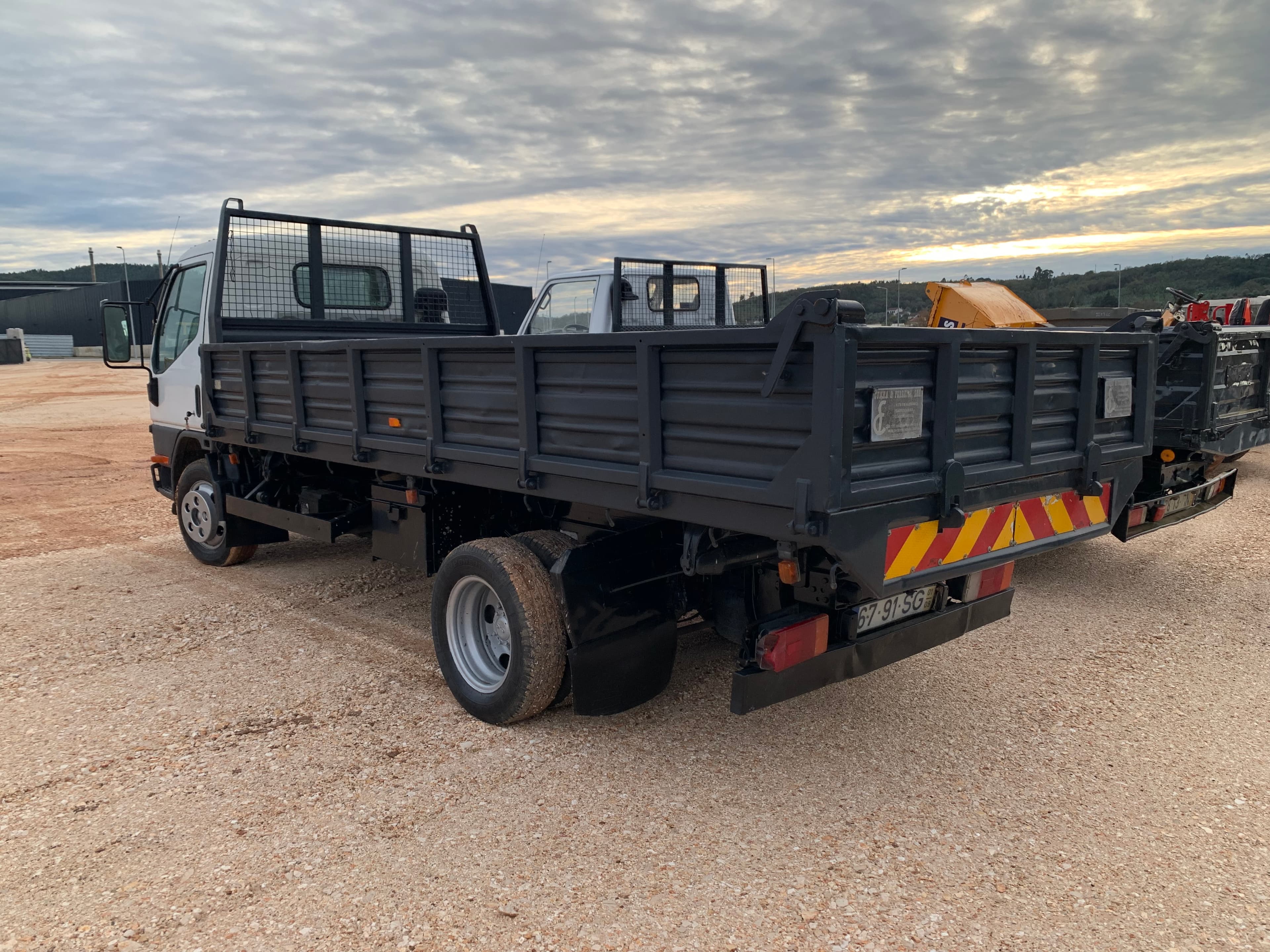 Mitsubishi Canter · Ano 2001 — imagen 4