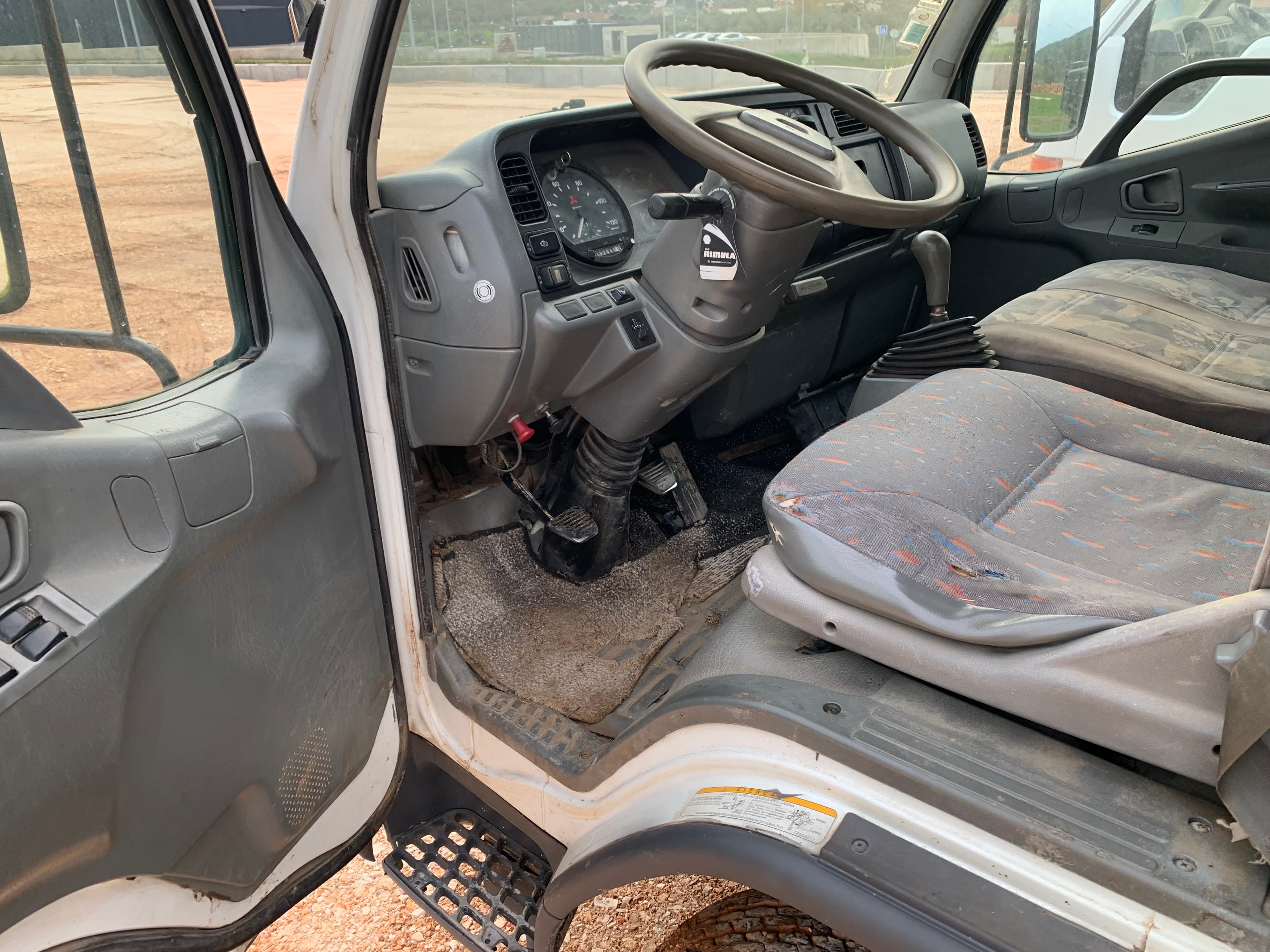 Mitsubishi Canter · Ano 2001 — imagen 11