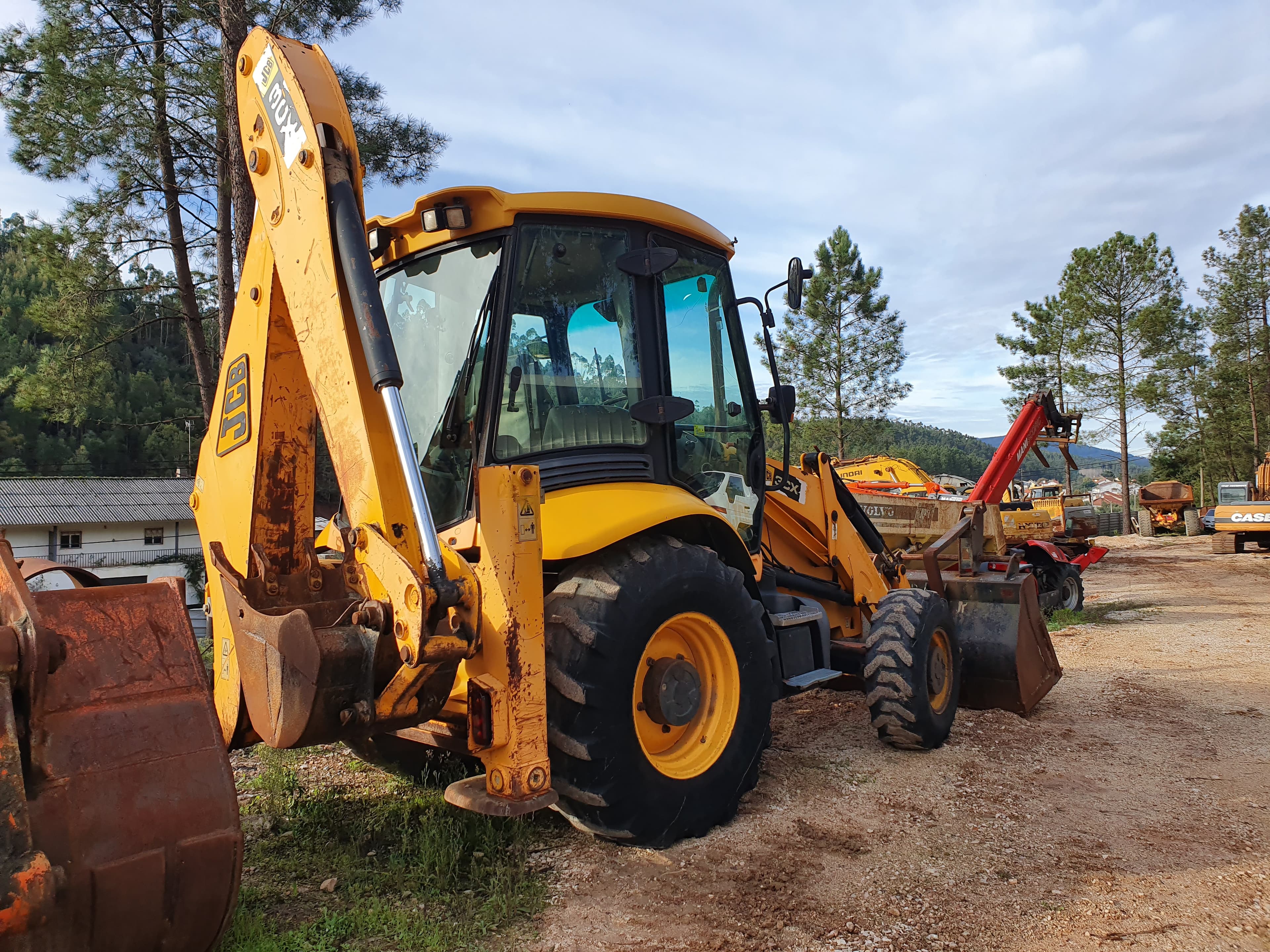 Retroescavadora JCB 3CX — imagen 2