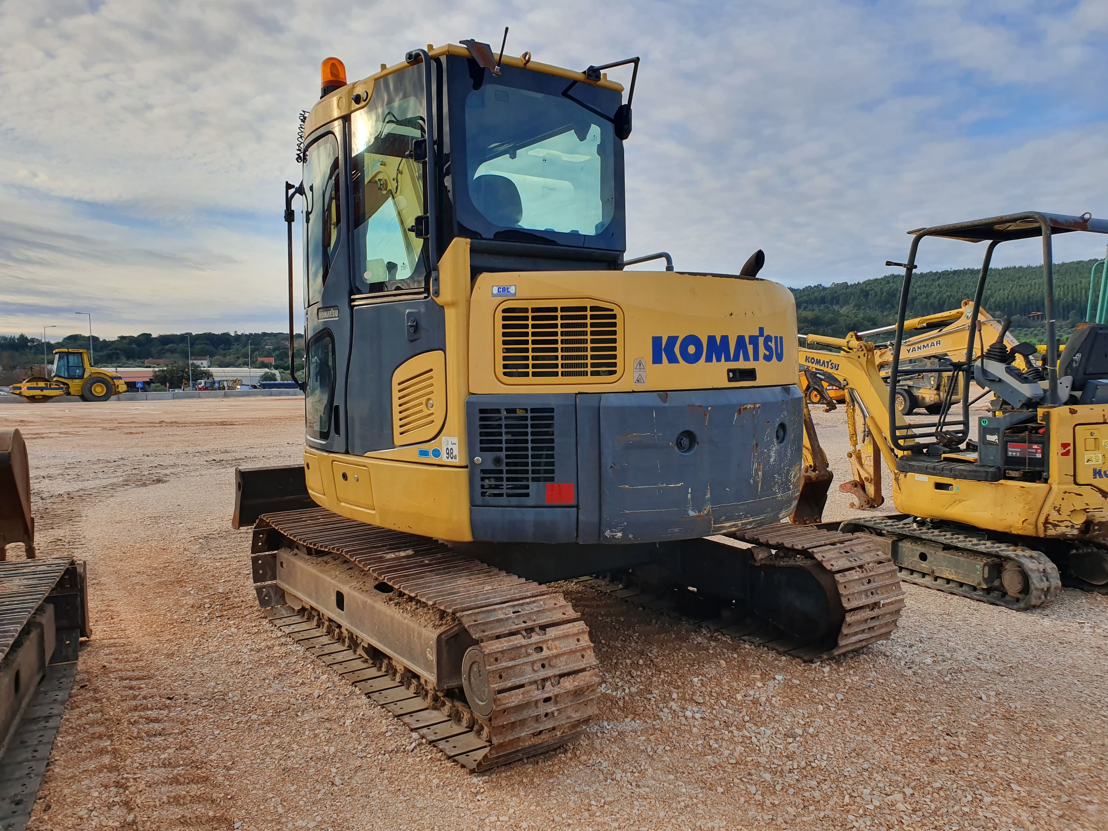 Giratória Komatsu PC88MR-8 — imagen 8