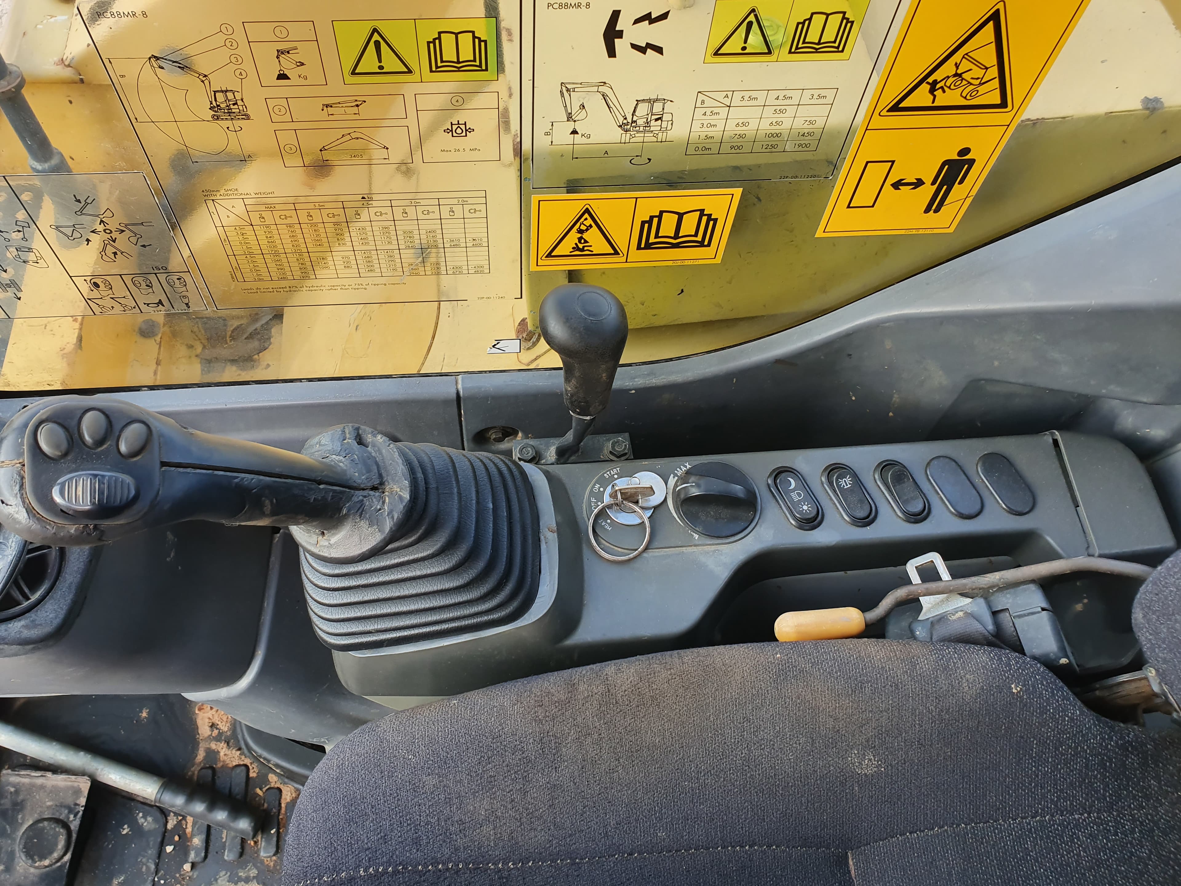 Giratória Komatsu PC88MR-8 — imagen 12