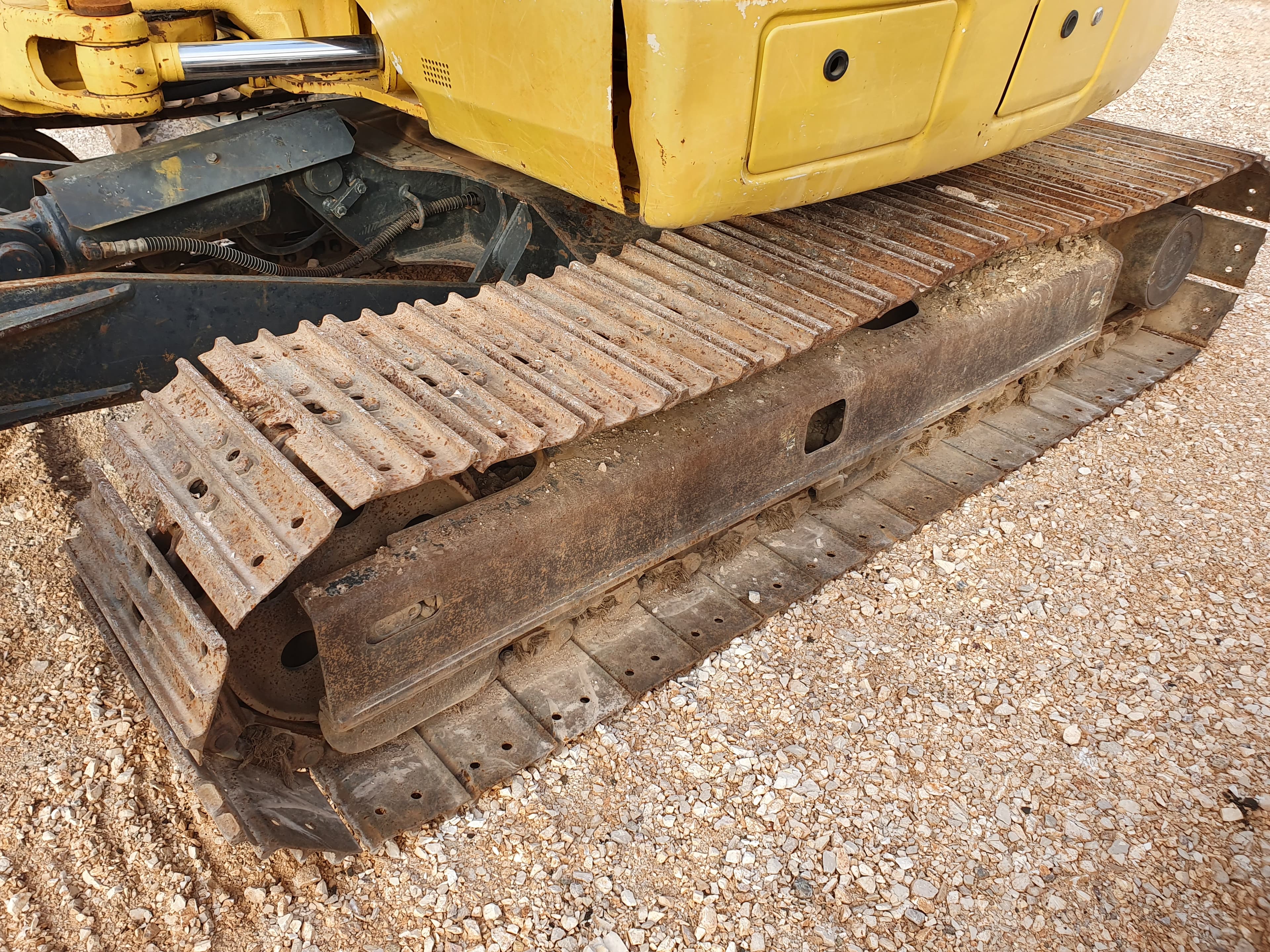 Giratória Komatsu PC88MR-8 — imagen 3