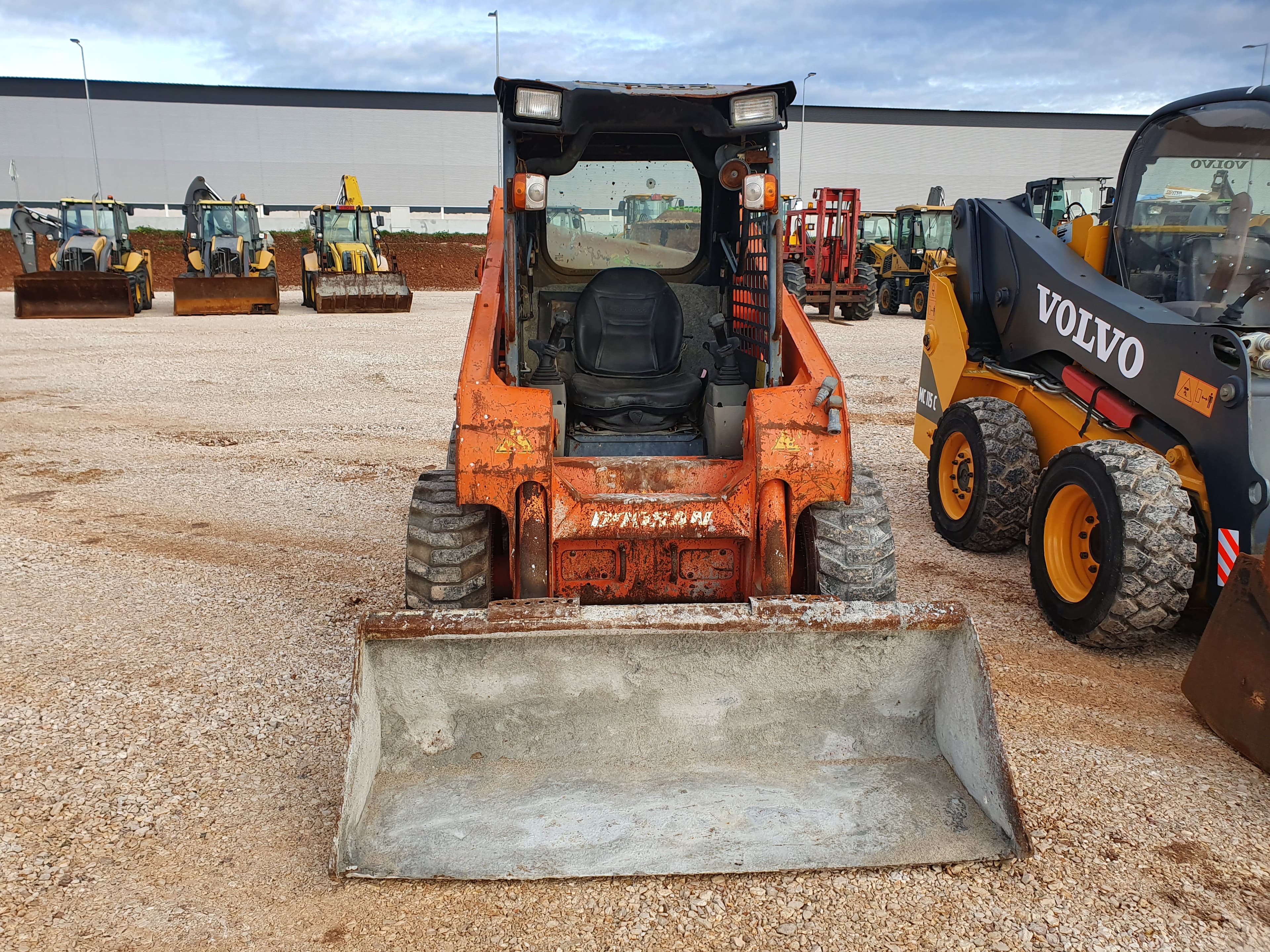 Mini Pá Carregadora Doosan 440 Plus — imagen 2