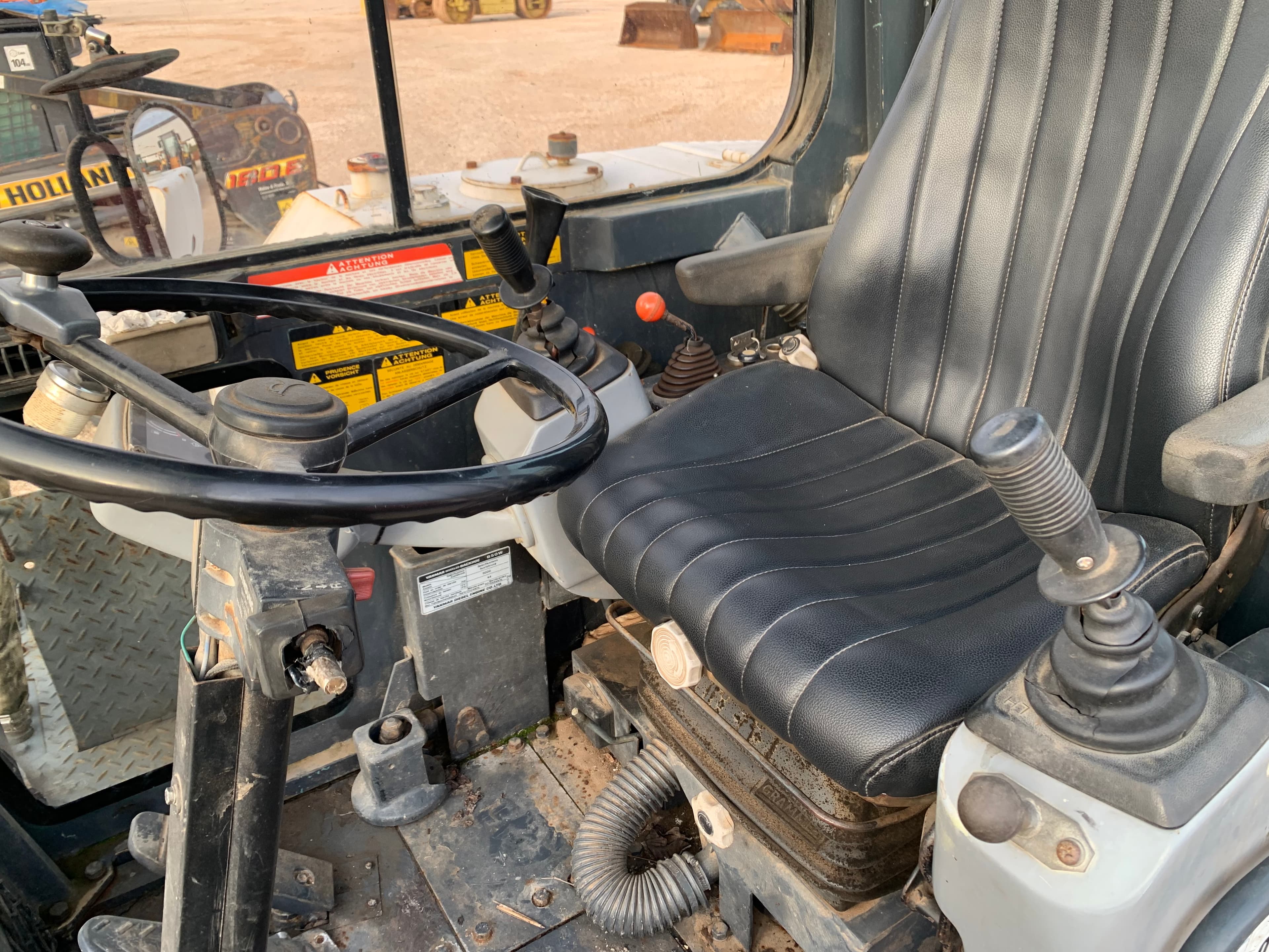 Giratória Yanmar B50W — imagen 11