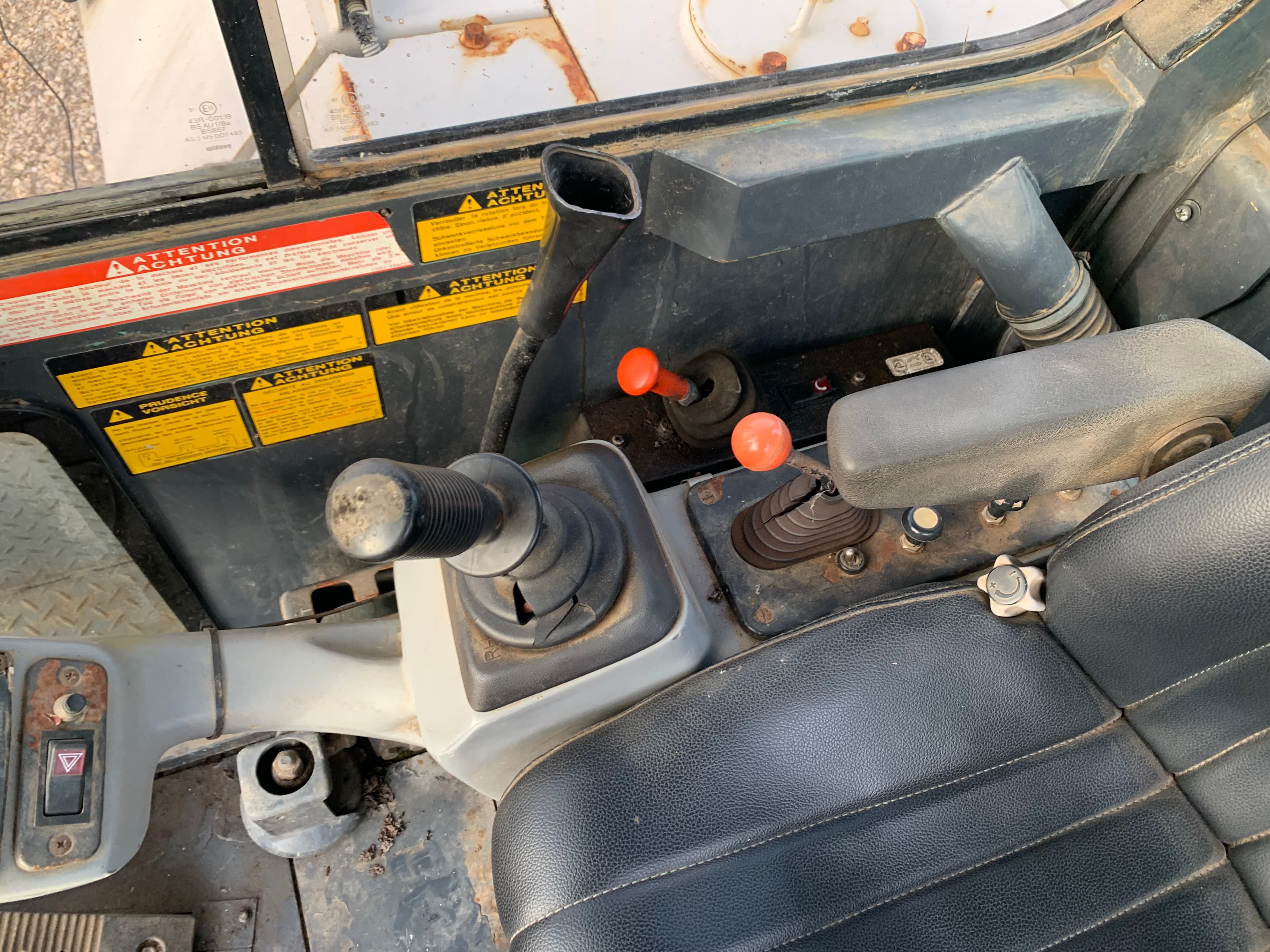 Giratória Yanmar B50W — imagen 9