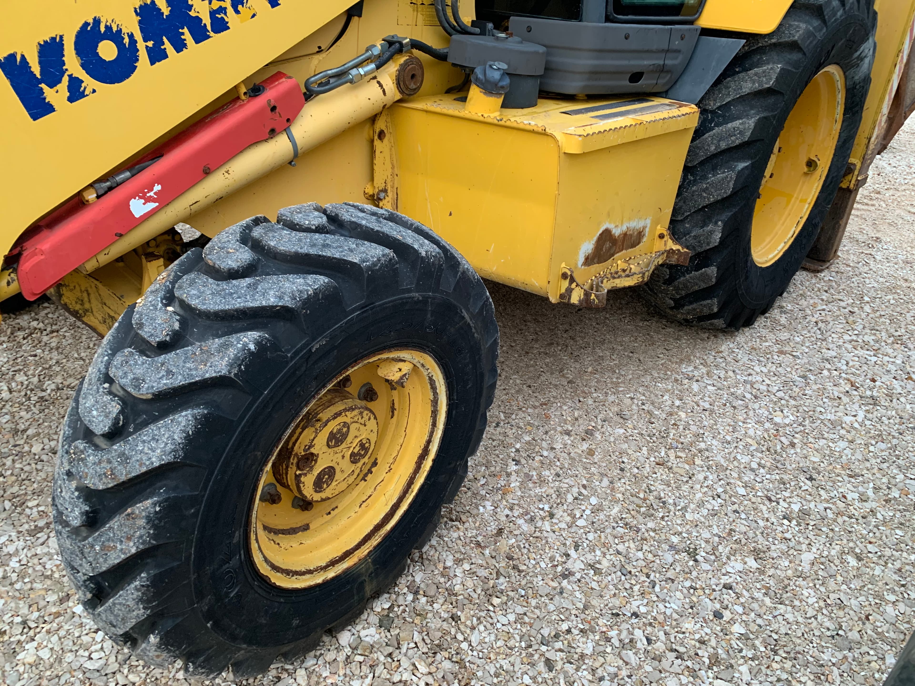 Retroescavadora Komatsu, modelo WB 93R-5 — image 4