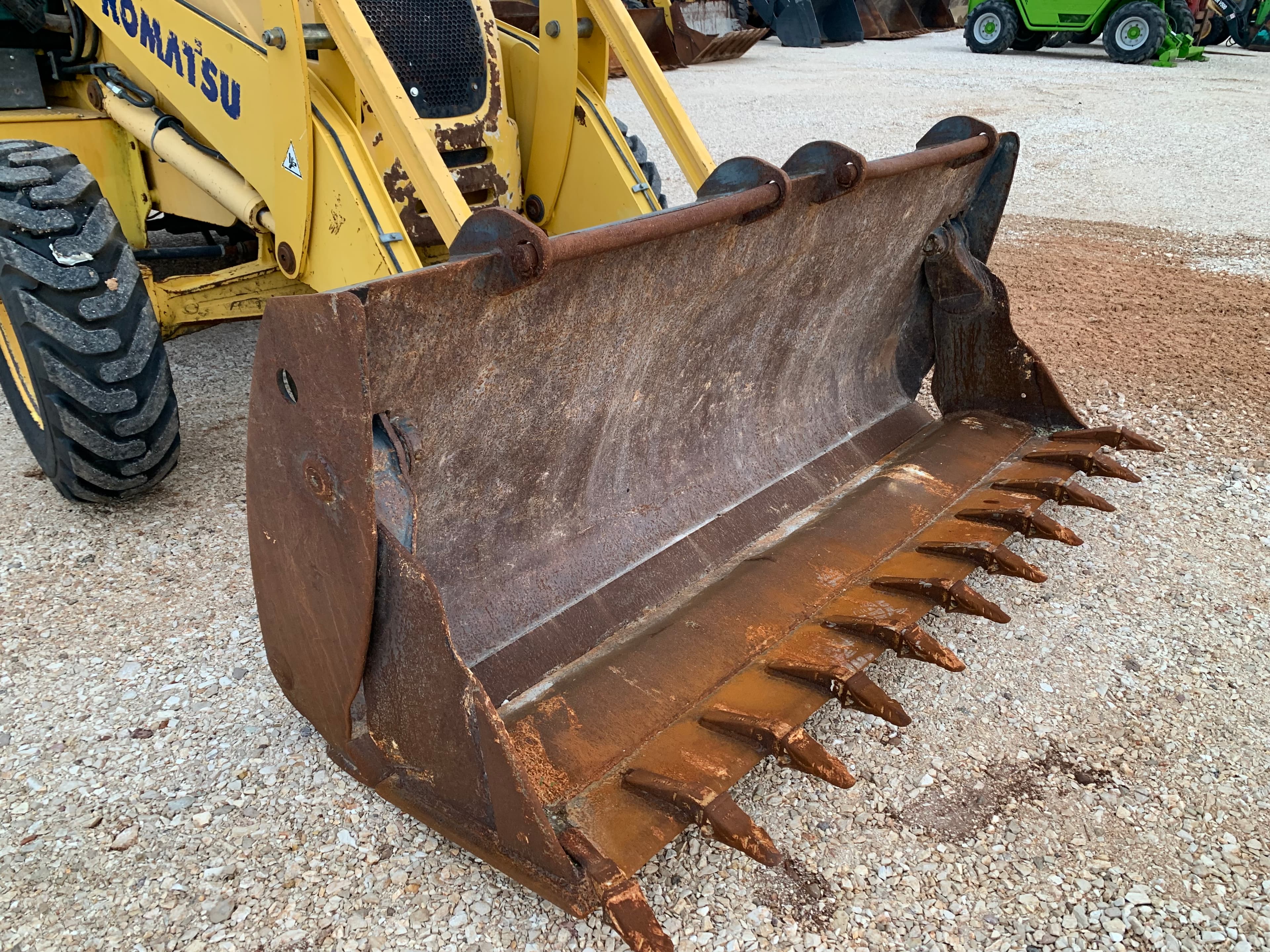 Retroescavadora Komatsu, modelo WB 93R-5 — image 2
