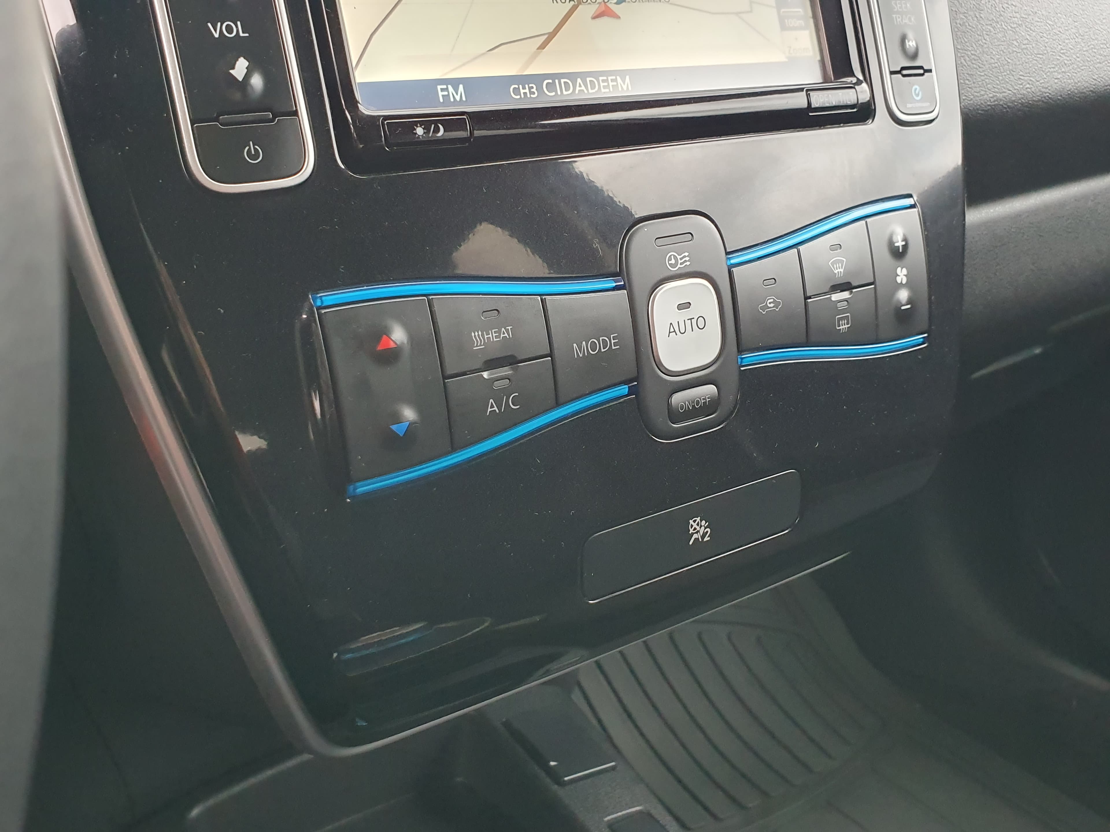 Nissan Leaf · Elétrico · Ano 2014 — imagen 35