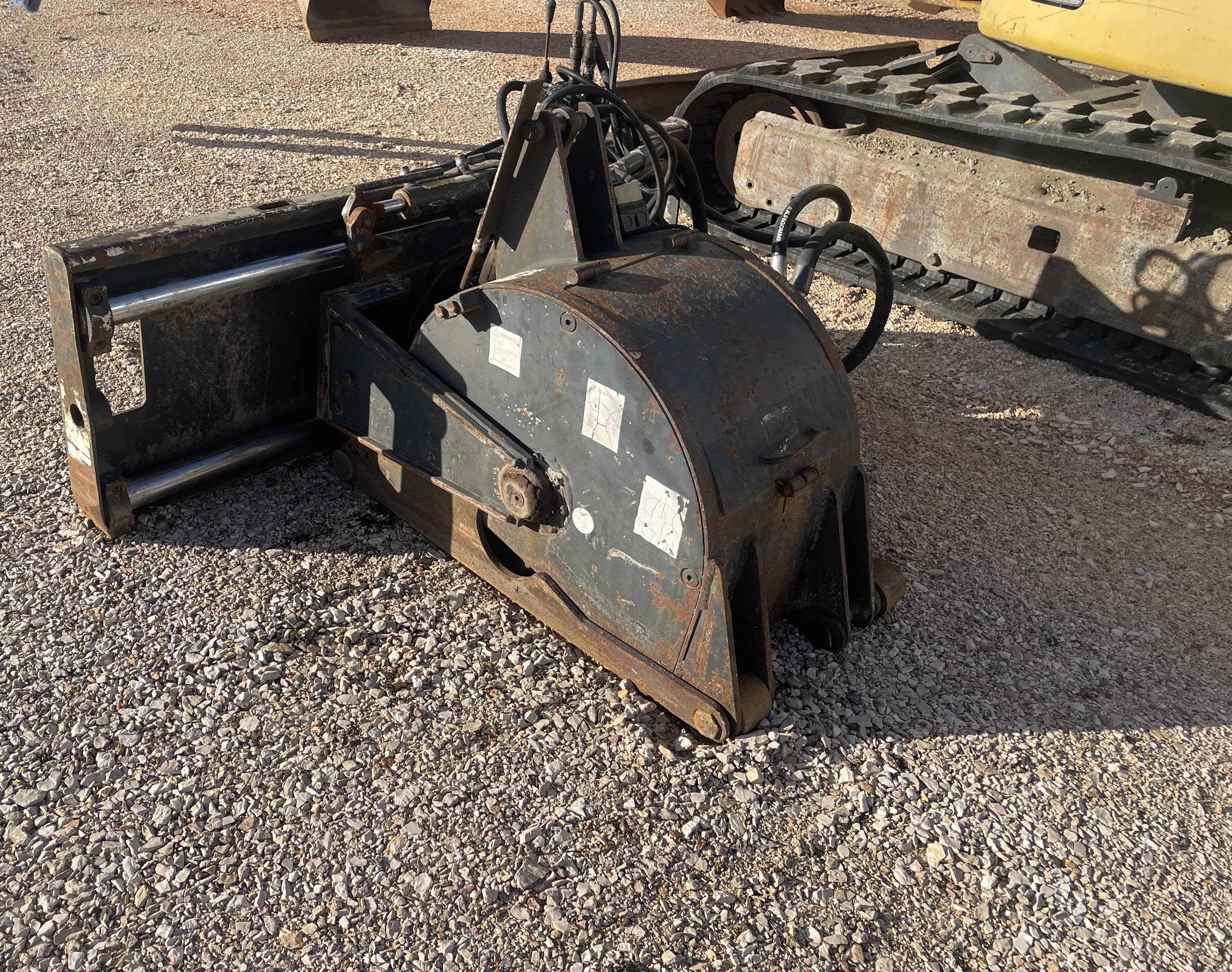 Mini Pá Carregadora New Holland LS180 B — imagen 8