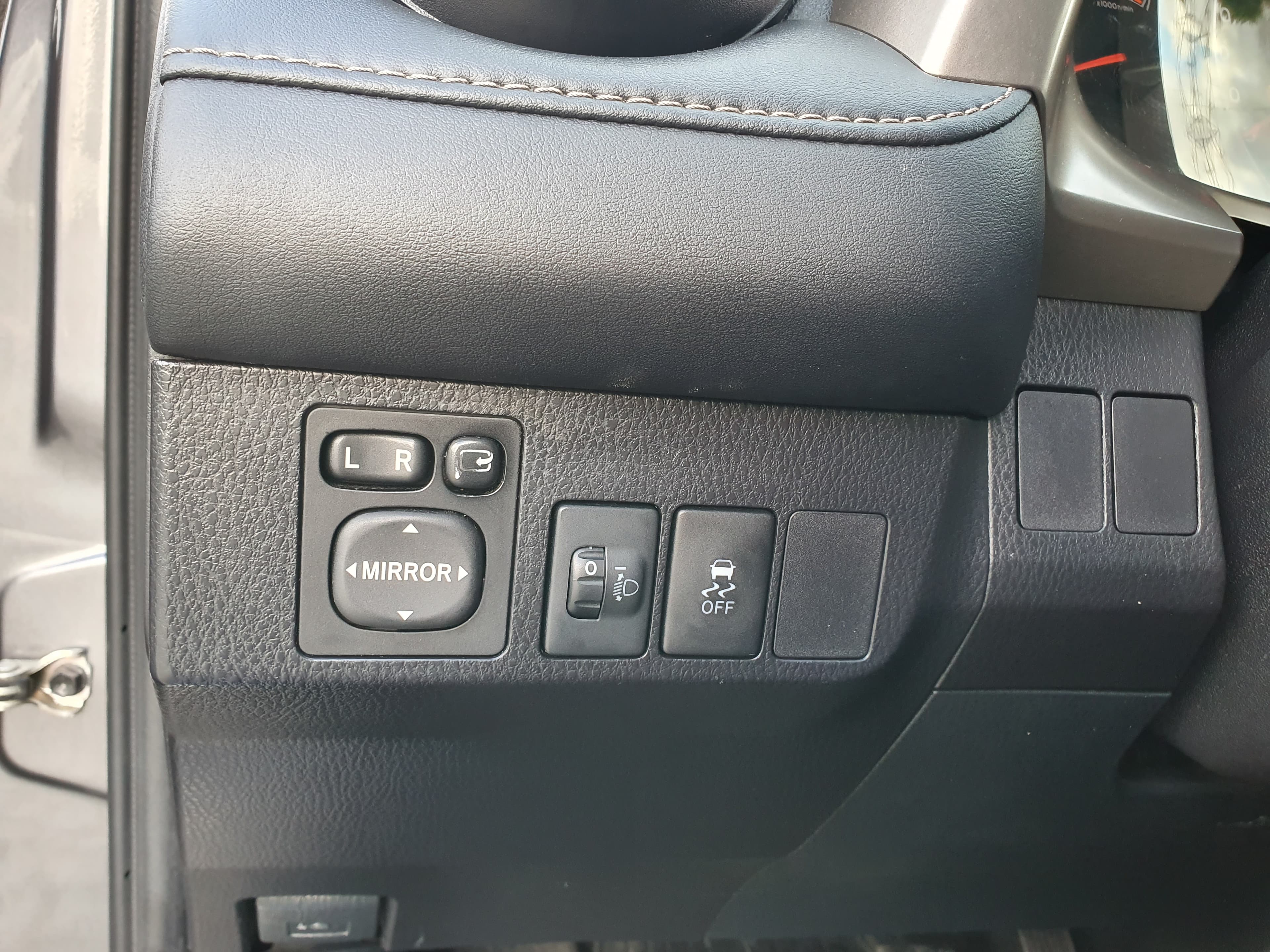 Toyota Rav4 · Ano 2015 — imagen 40