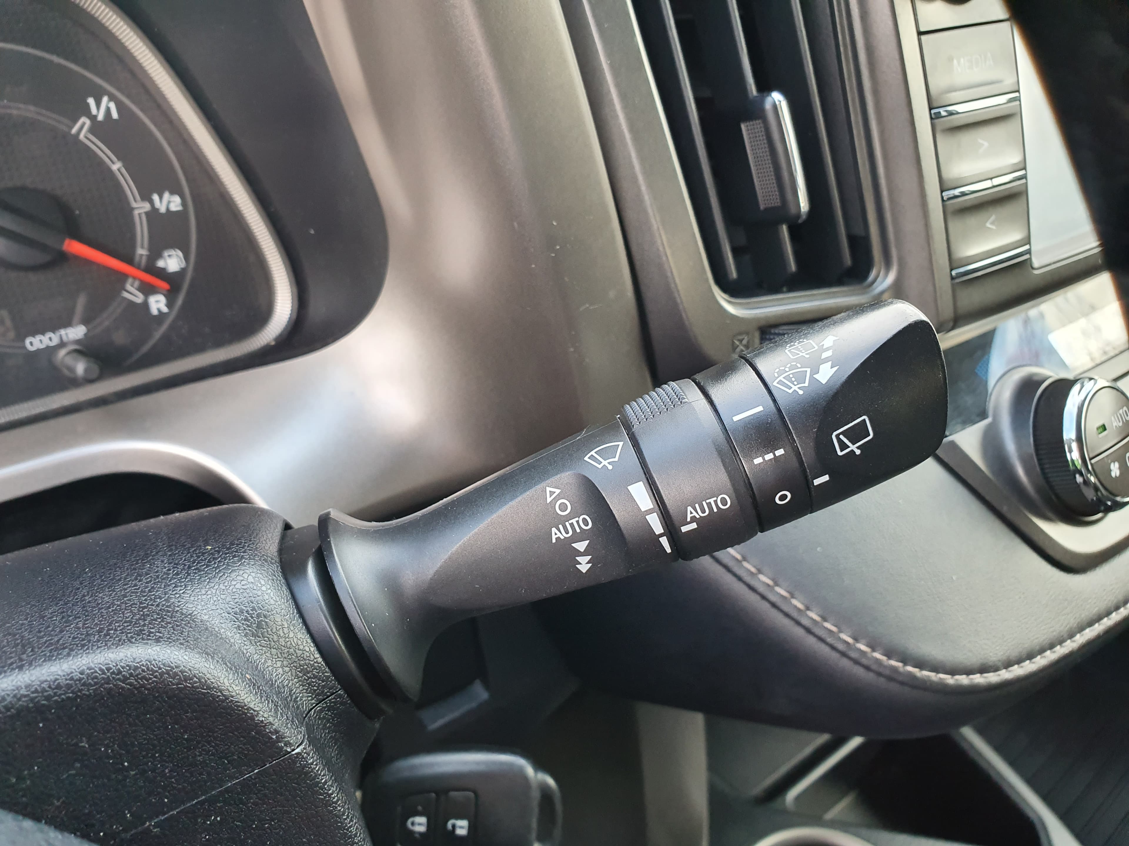 Toyota Rav4 · Ano 2015 — imagen 38