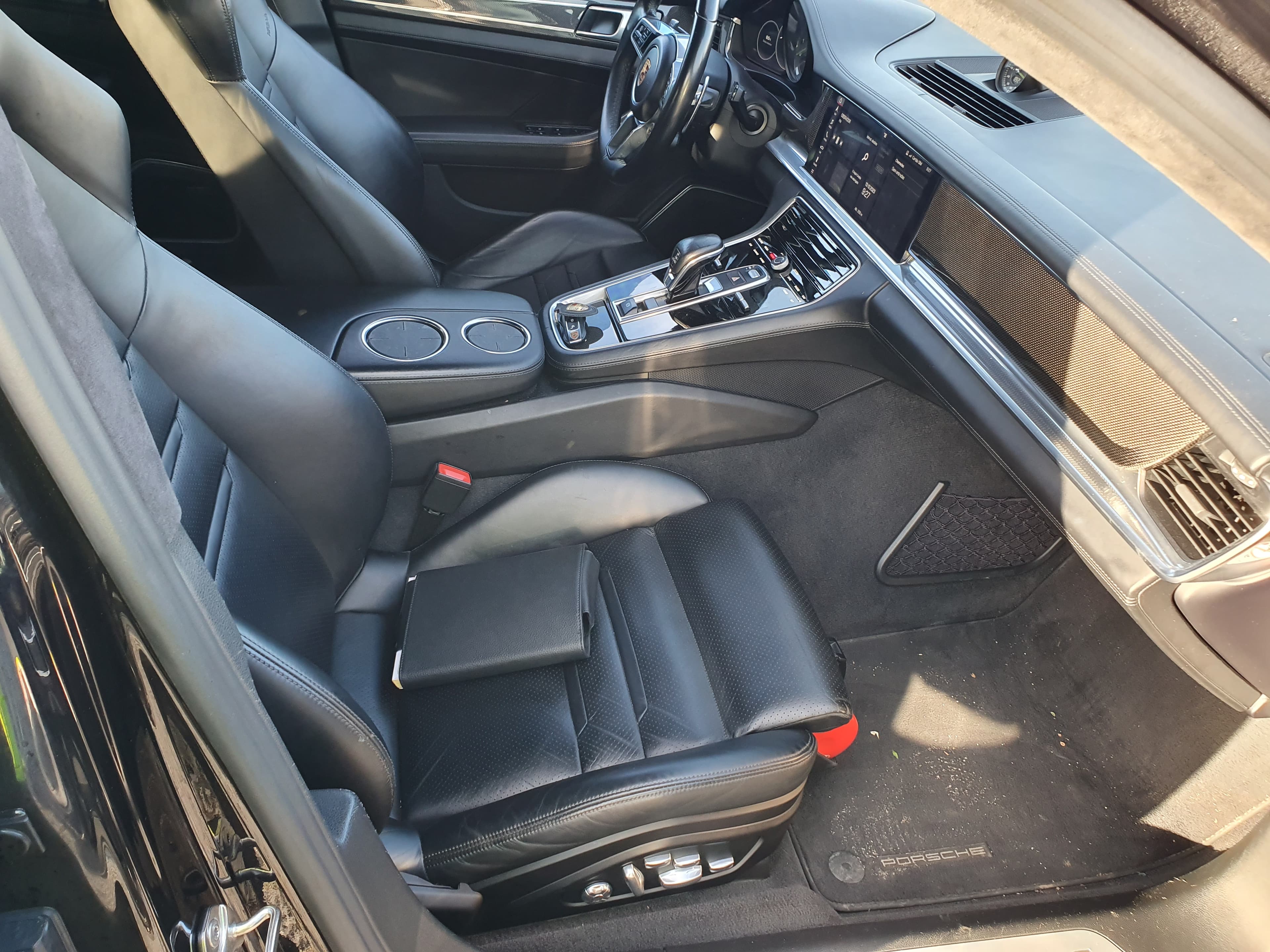 Porsche Panamera Turbo S · Ano 2018 — imagen 32