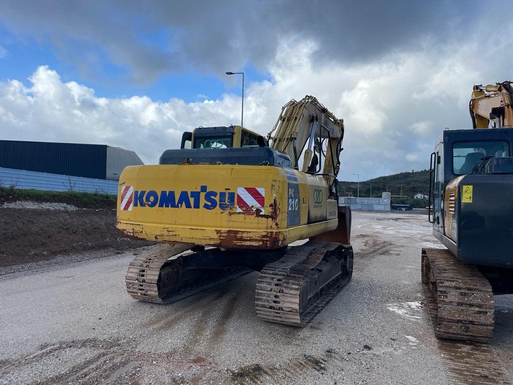 Giratória Komatsu PC 210 — imagem 2