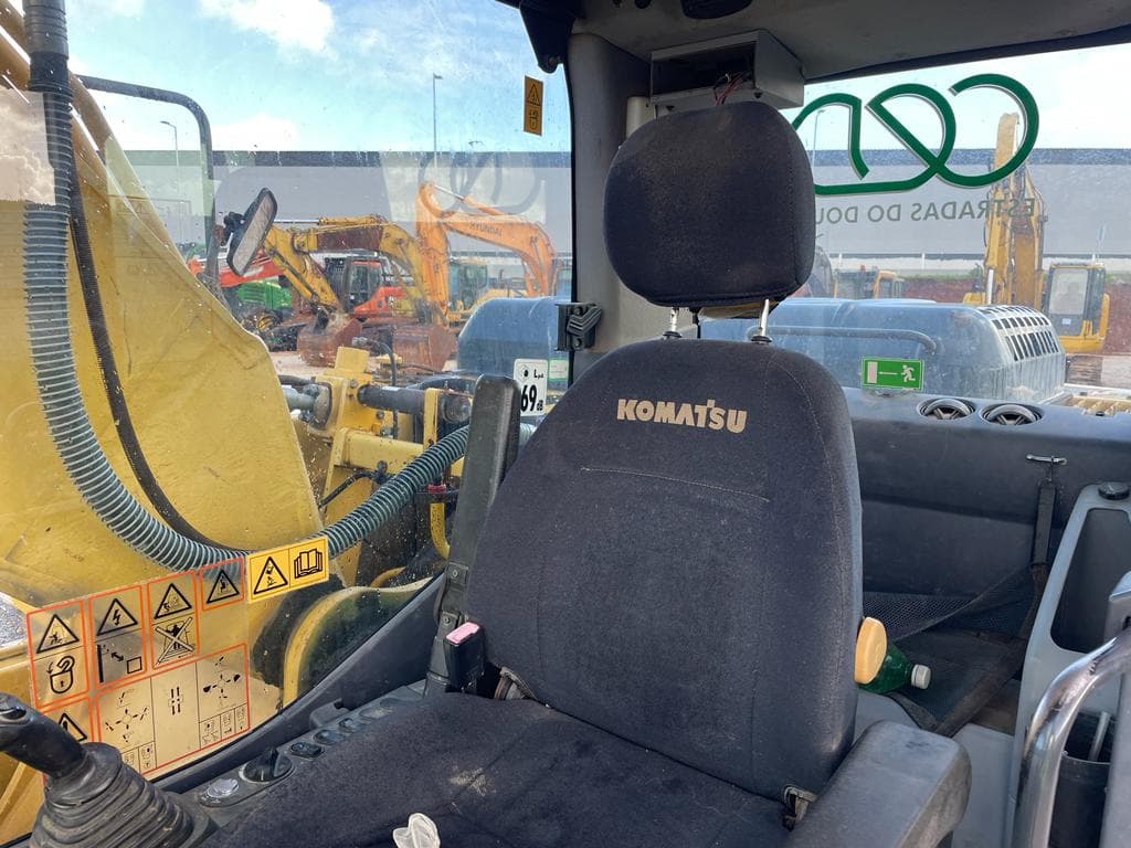 Giratória Komatsu PC 210 — imagem 6