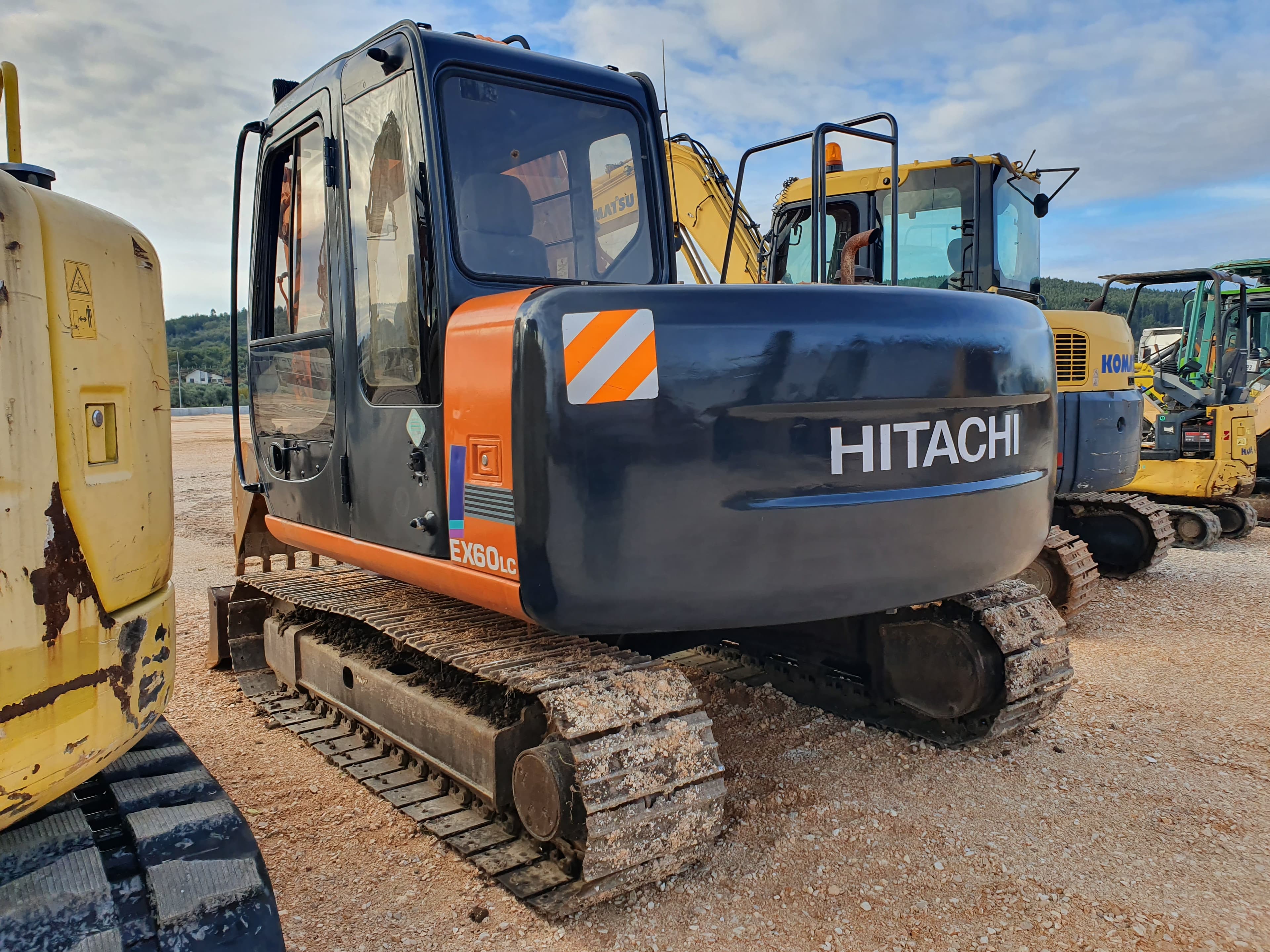 Giratória de rastos Hitachi — image 7