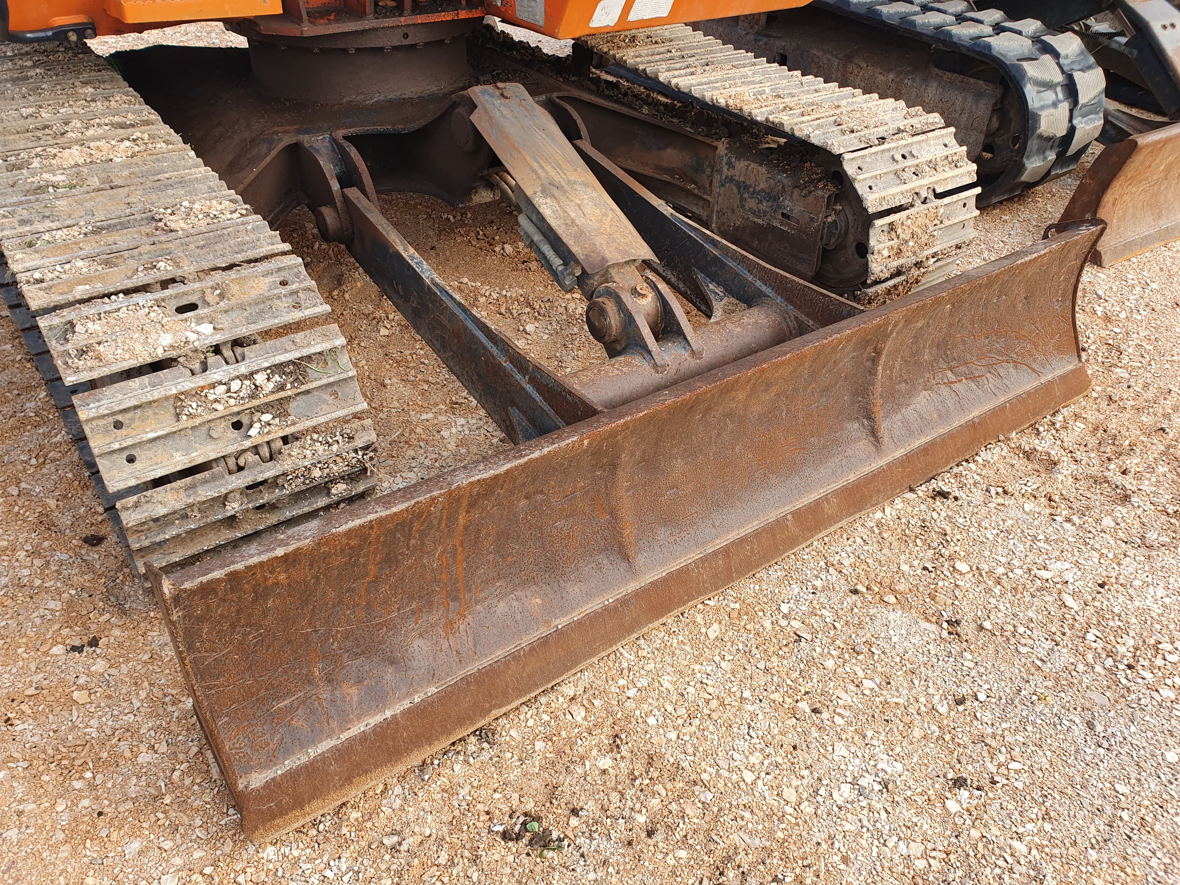 Giratória de rastos Hitachi — image 4
