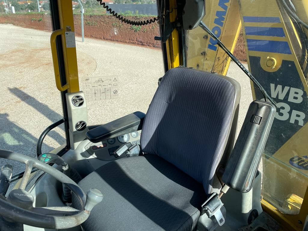 Retroescavadora Komatsu W 93 R — imagem 4