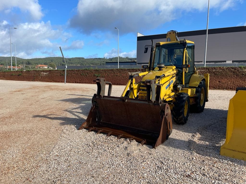 Retroescavadora Komatsu W 93 R — imagem 2