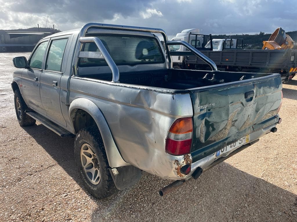 Mitsubishi L200 2.5 TD · Ano 2001 — imagen 2