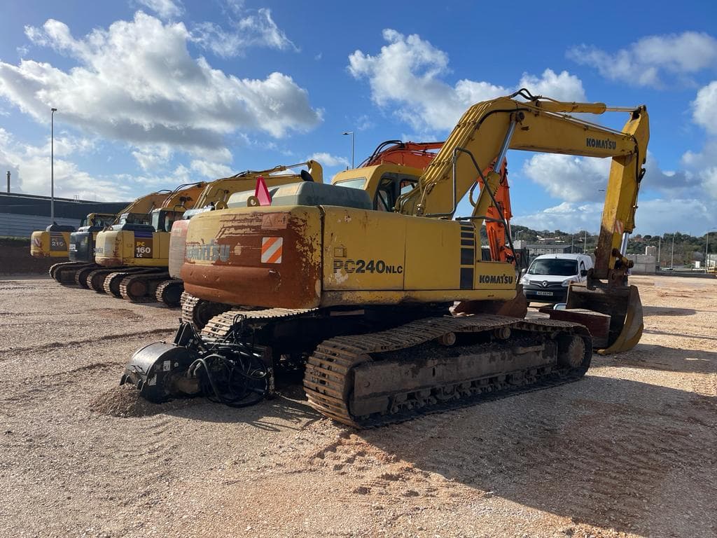 Giratória Komatsu PC 240 — imagem 2