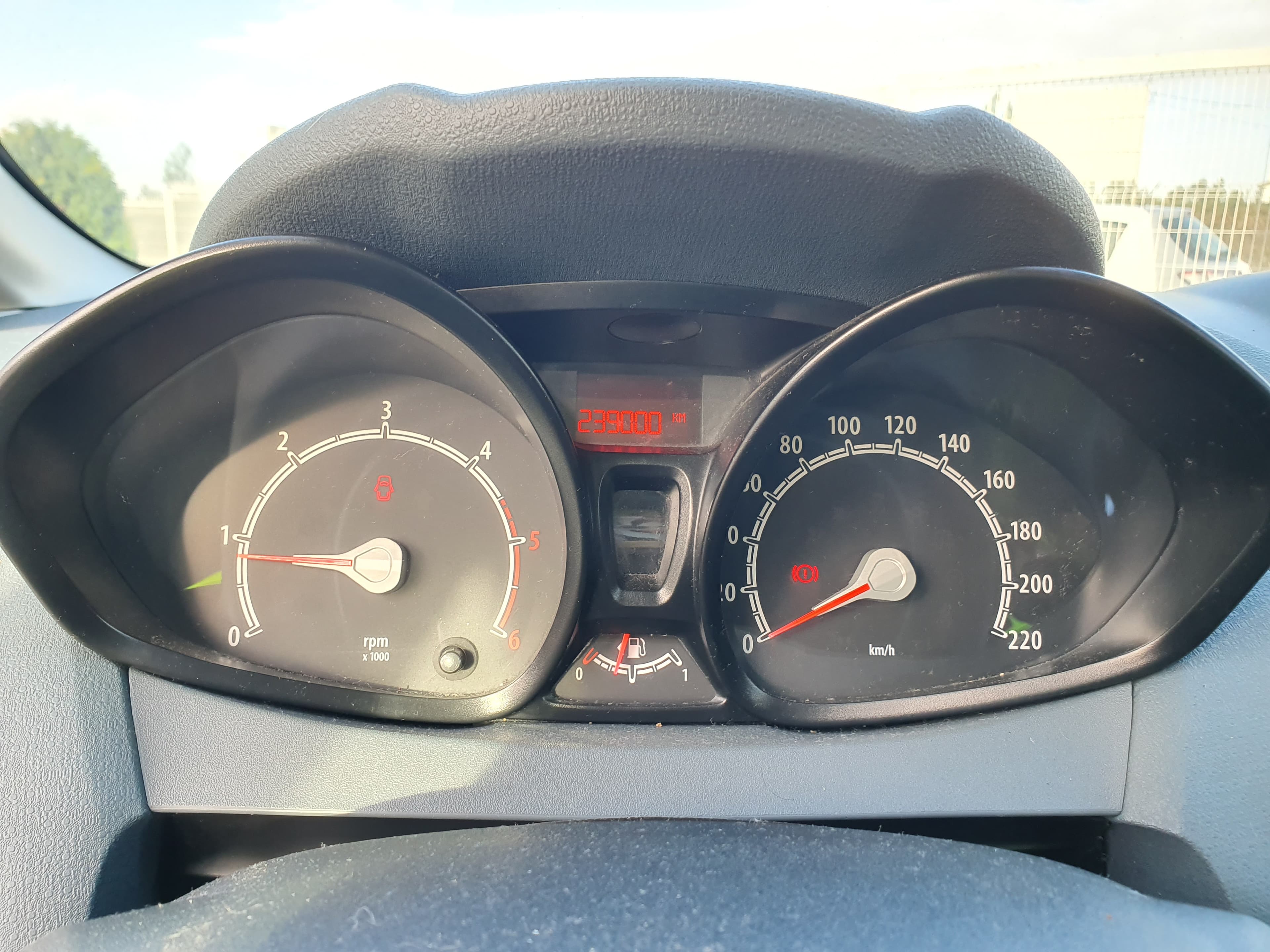 Ford Fiesta · Ano 2010 — image 37