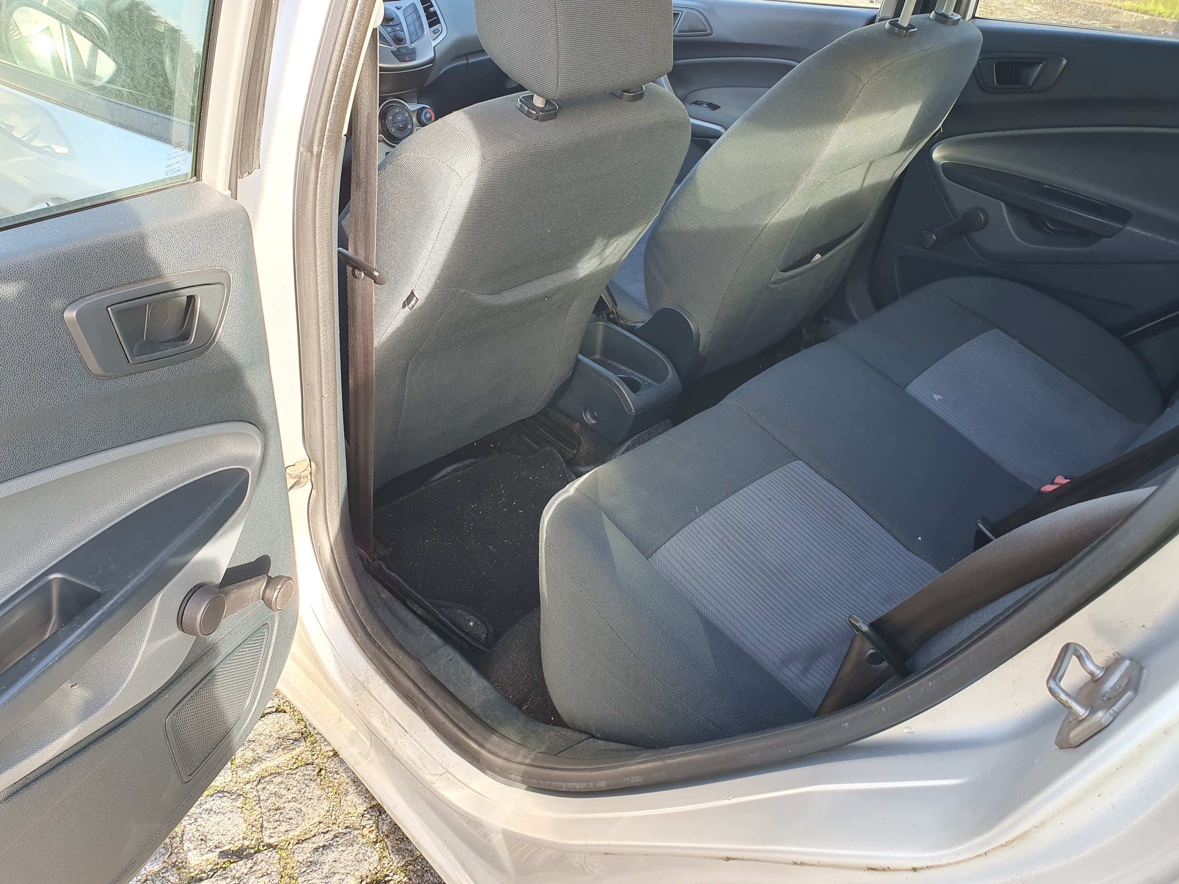 Ford Fiesta · Ano 2010 — image 30