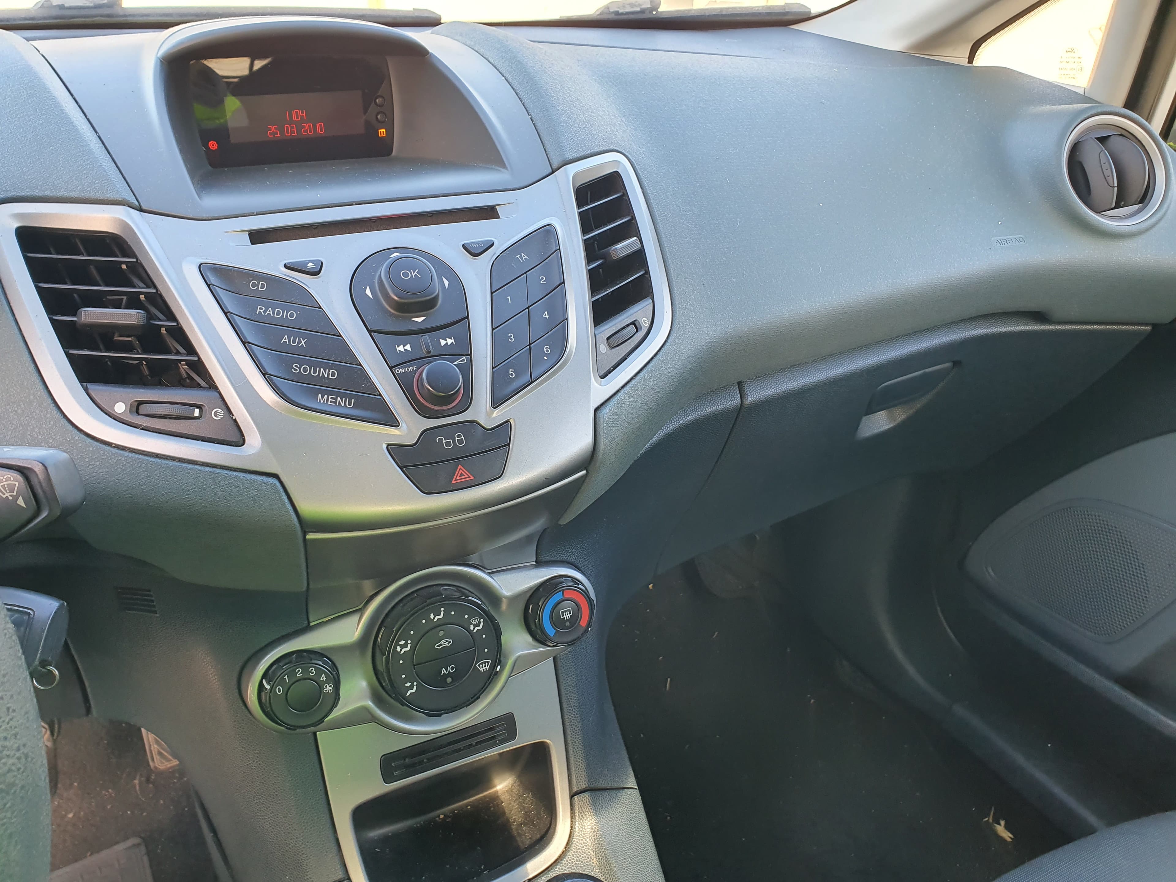 Ford Fiesta · Ano 2010 — image 26