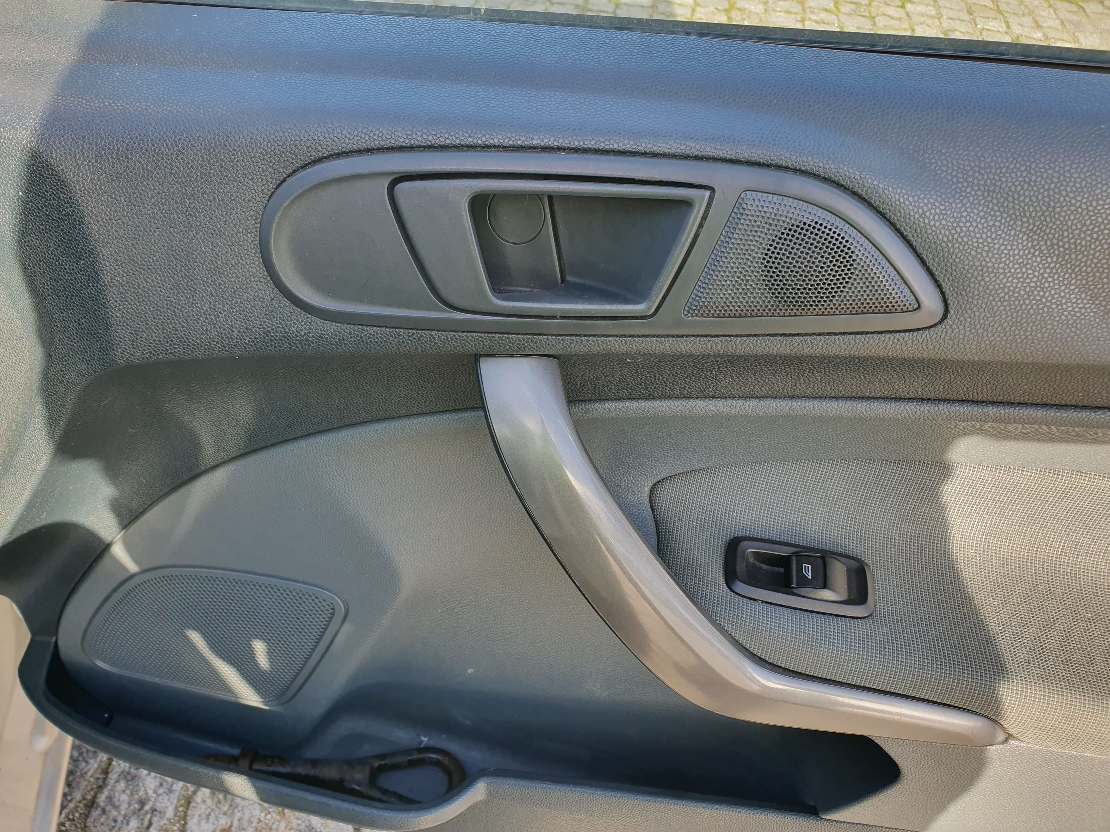 Ford Fiesta · Ano 2010 — image 22