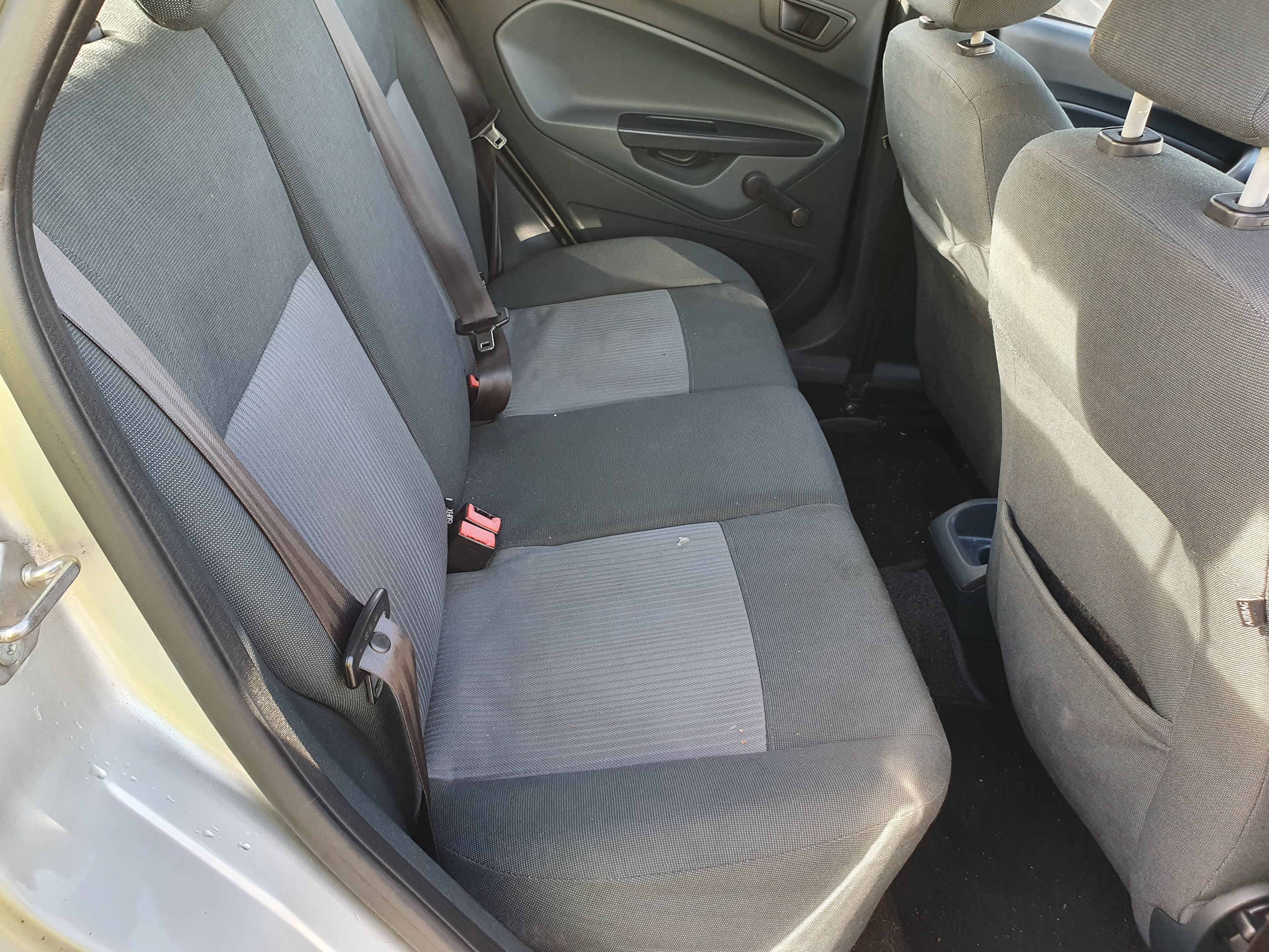 Ford Fiesta · Ano 2010 — image 20