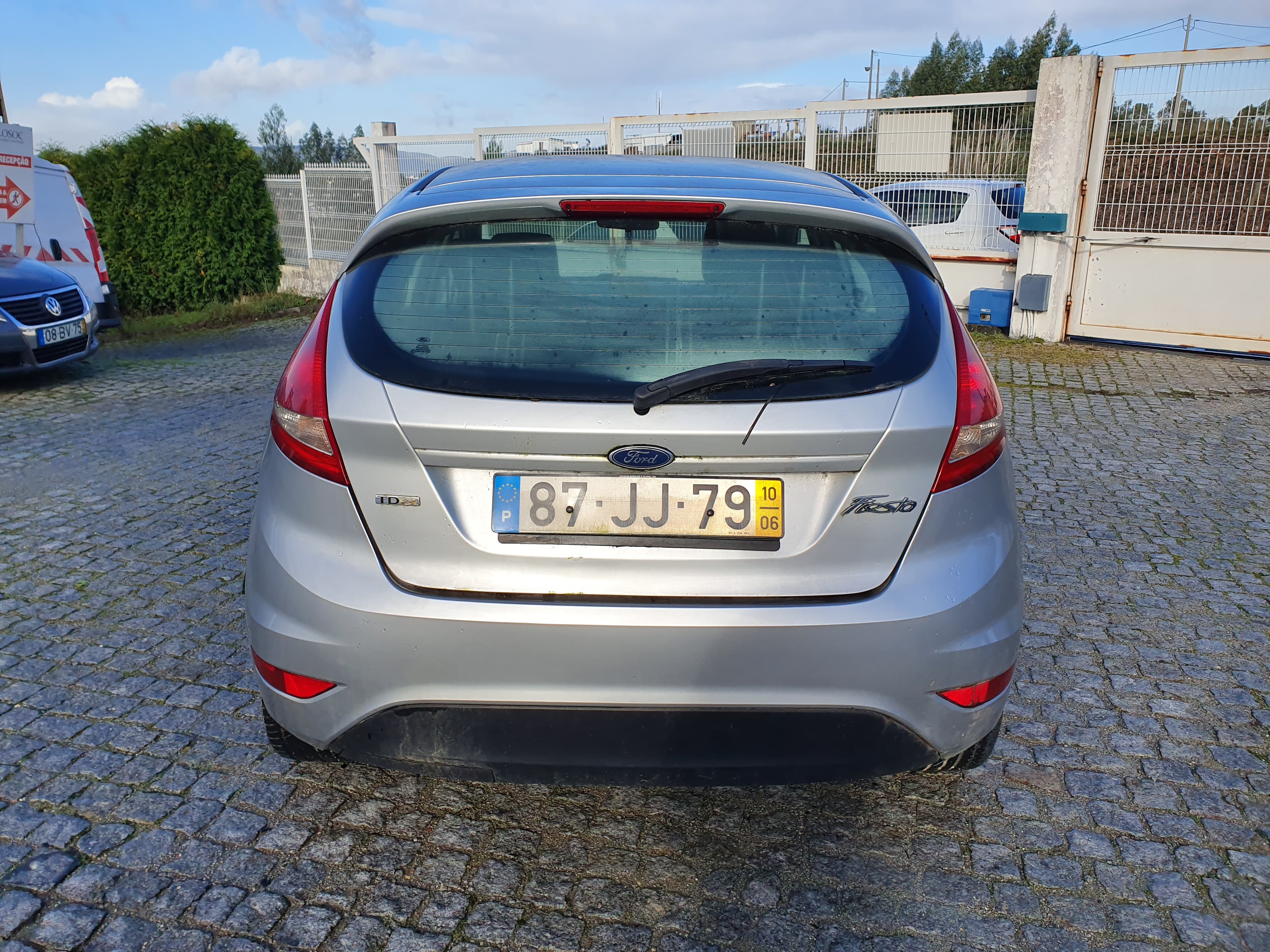 Ford Fiesta · Ano 2010 — image 6