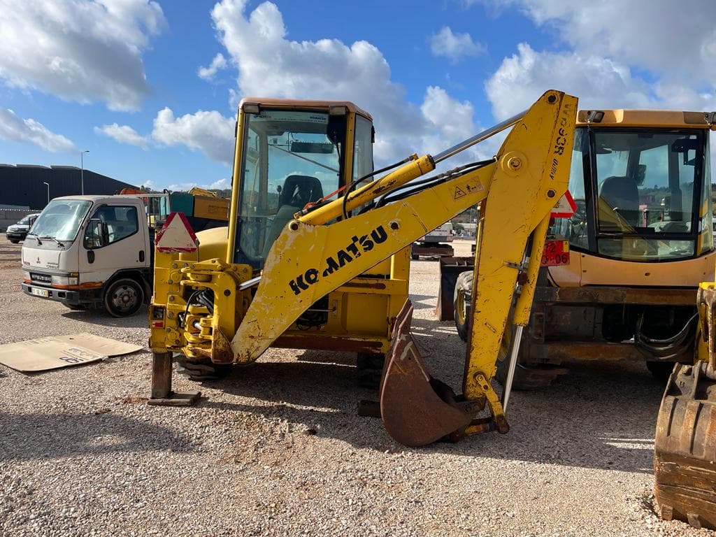 Retroescavadora Komatsu WB 93R-2 — imagen 4