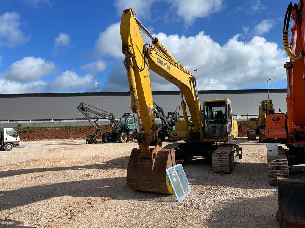 Retroescavadora Komatsu WB 93R-2 — imagen 6