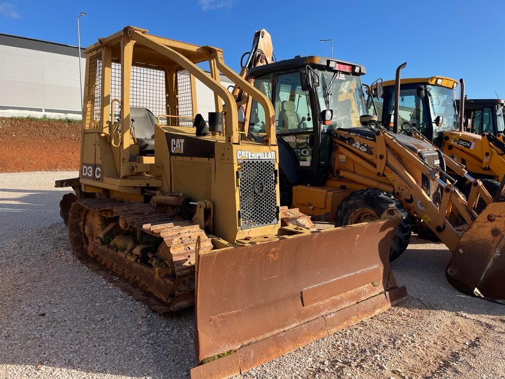 Buldozer CAT D3C — imagen 1