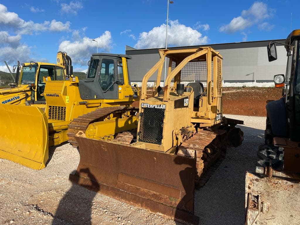 Buldozer CAT D3C — imagen 3
